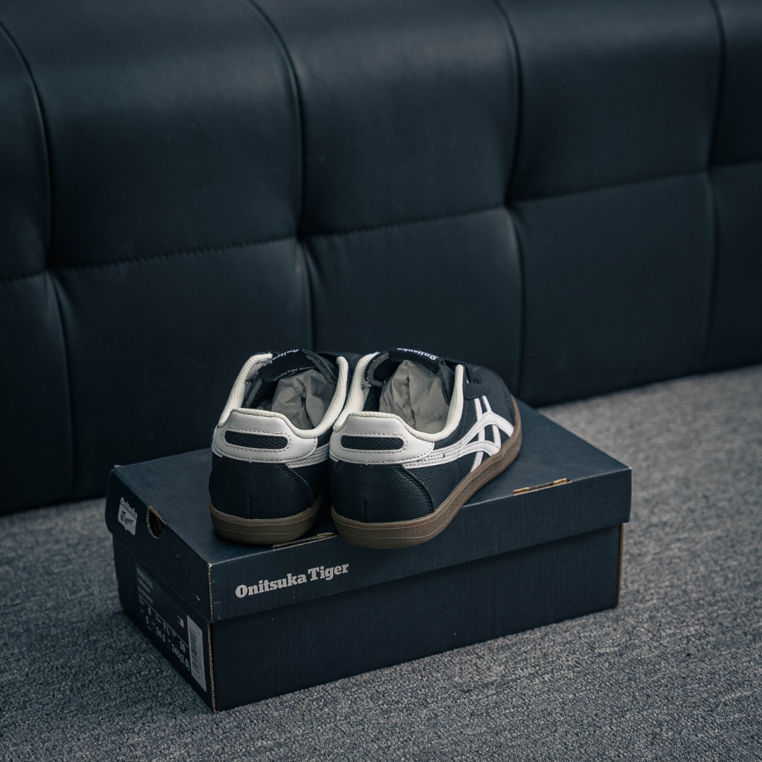 💰140         核心私

亚瑟士Onitsuka Tiger Tokuten 鬼家虎 德训低帮休闲板鞋 
货号：1183C429-001
尺码：36 37 38 39 40.5 41.5