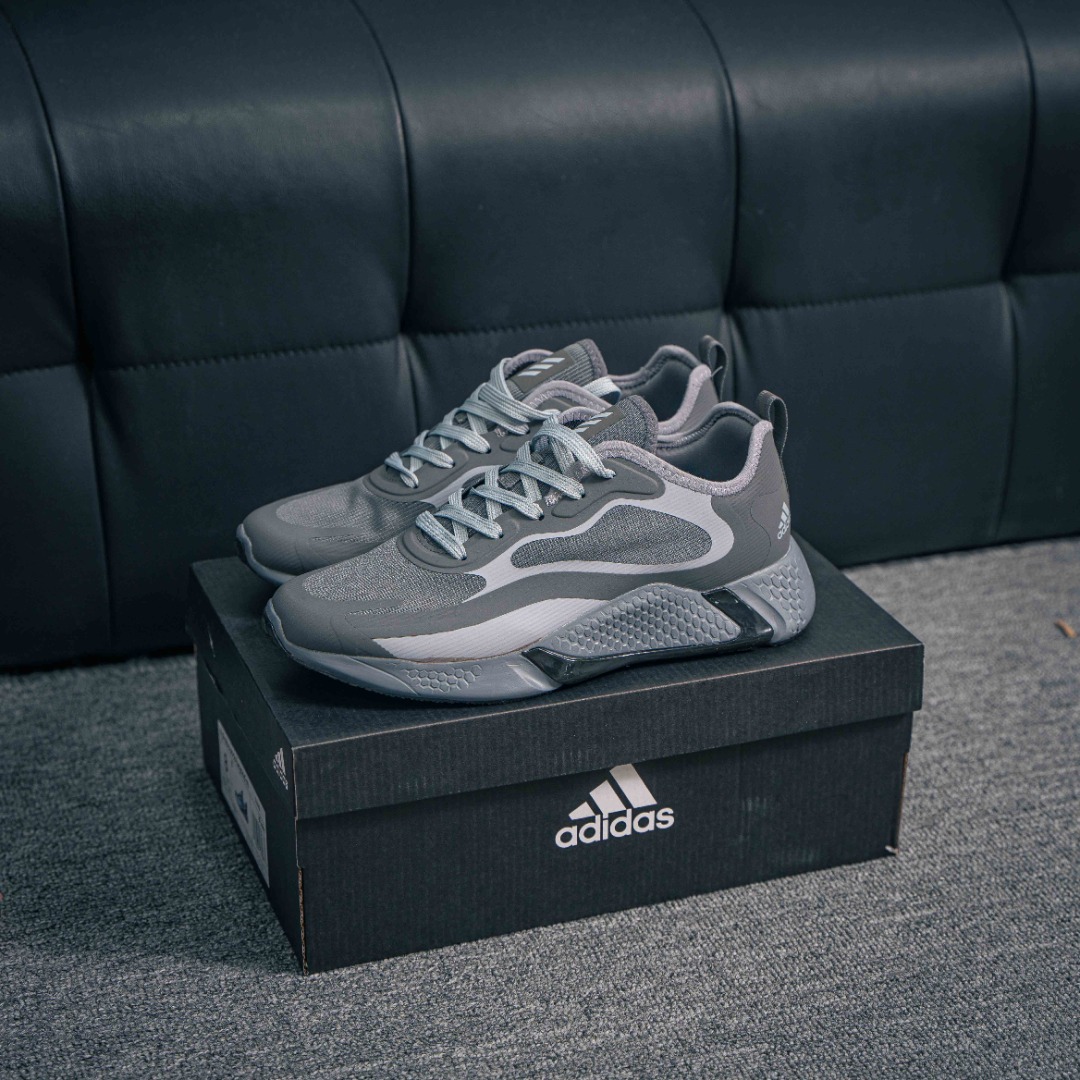 💰170         核心私

Adidas AlphaBounce Beyond m 阿尔法公司级真标网面休闲跑步鞋 工厂直销 优势推广 正确高弹轻量MD 德国马牌橡胶大底 内附专柜脚踏防尘纸、防水袋 
货号：CG3362 
尺码：39 40 40.5 41 42 42.5 43 44 45
BF