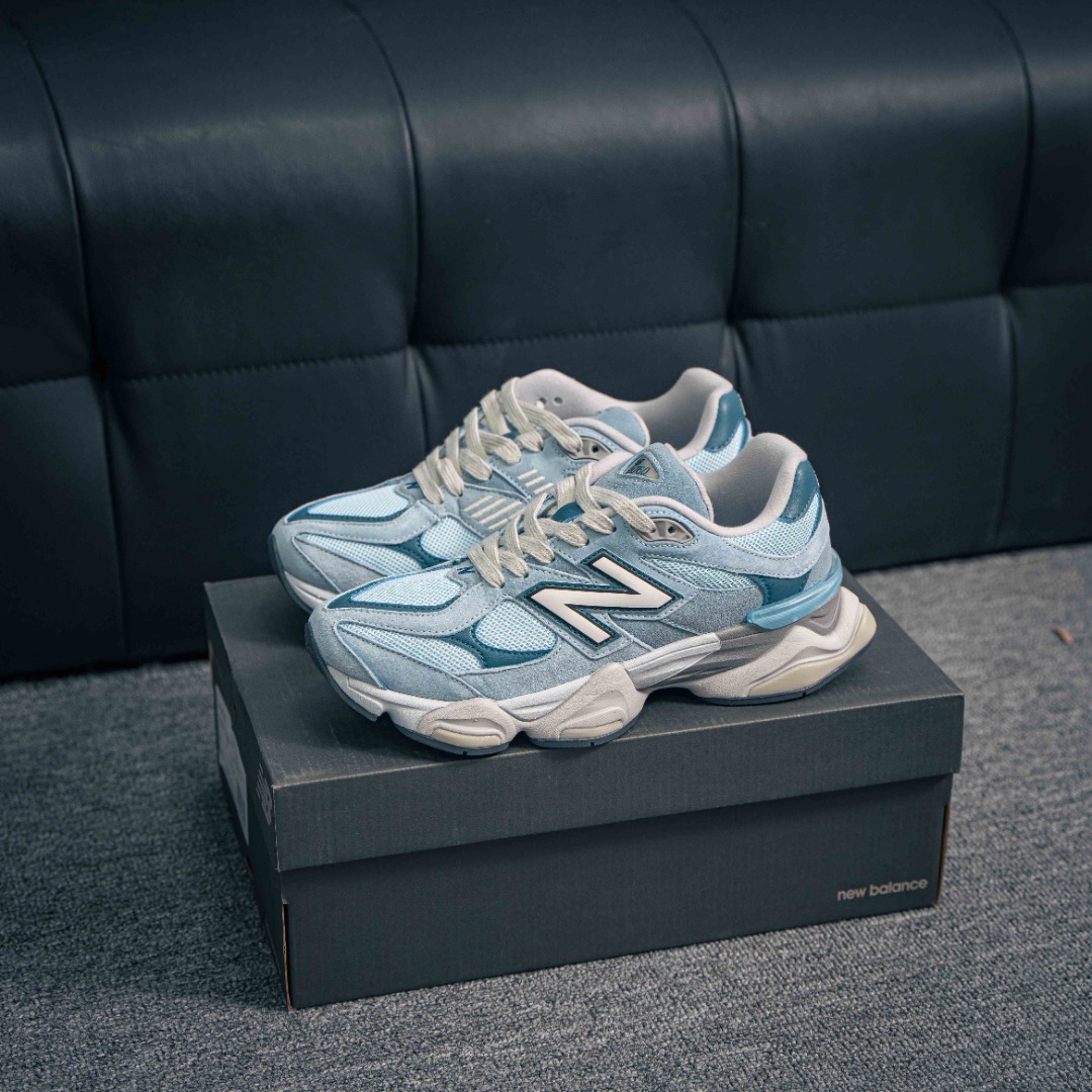 核心私 New Balance NB9060系列 新百伦绒面革网布经典百搭防滑耐磨透气低帮生活休闲鞋 全套原楦原纸板原厂数据开发 进口三明治网面 原装进口翻毛皮料正确绒感卡色 正确中底拉帮中底网布细节 原厂标裁 带紫光防伪 定制后跟透明水晶模块 冲裁组合 大底贴合程度胶水上色把控完美 整洁度挑战全网艺术家 多道序QC把关品质完善 匠心打造 耗时两个月开发完成 工艺极其复杂难度可想而知 新开独立私模大底 全网唯一正确六层组合大底 高端零售专供产物 货号:U9060EED