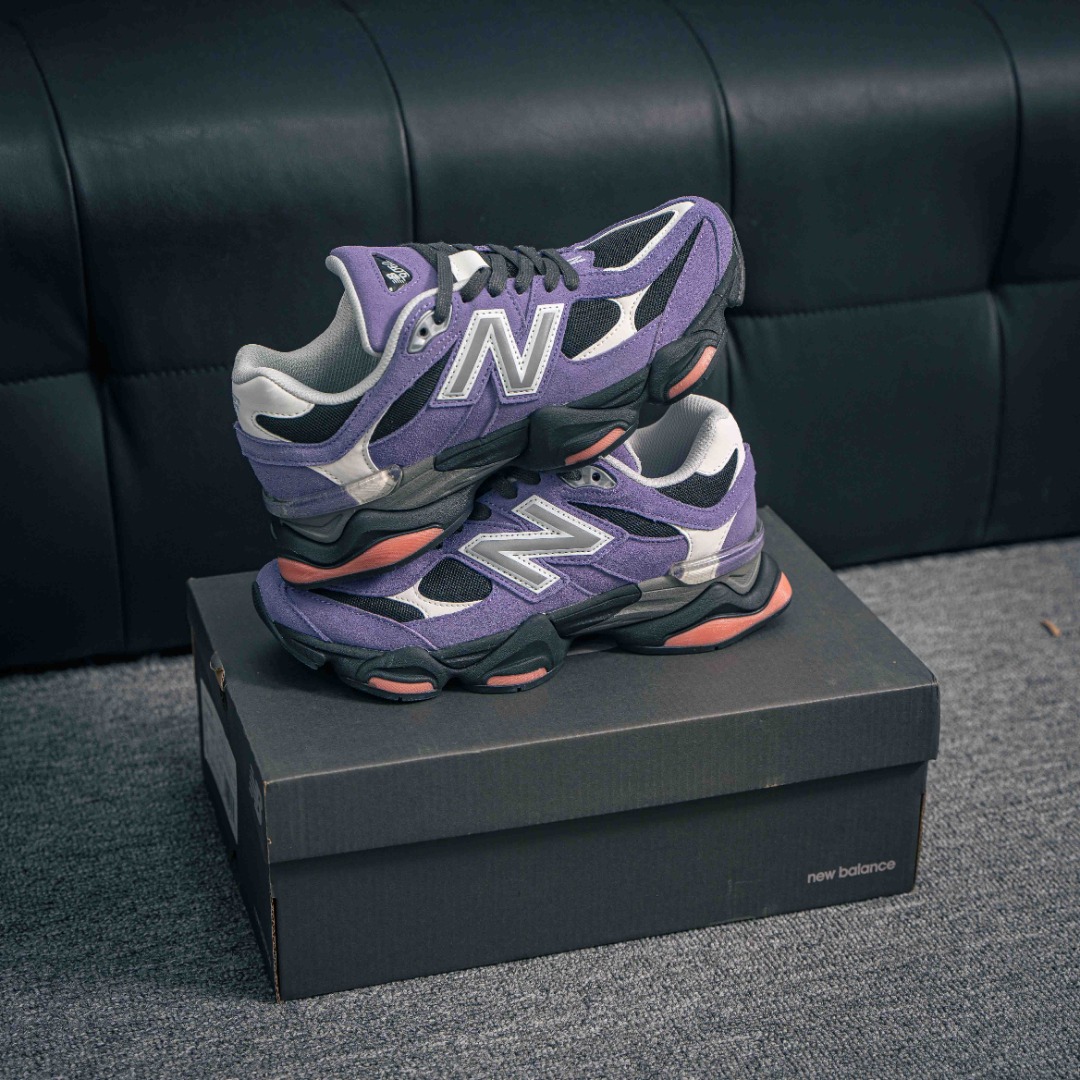 核心私 New Balance NB9060系列 新百伦绒面革网布经典百搭防滑耐磨透气低帮生活休闲鞋 全套原楦原纸板原厂数据开发 进口三明治网面 原装进口翻毛皮料正确绒感卡色 正确中底拉帮中底网布细节 原厂标裁 带紫光防伪 定制后跟透明水晶模块 冲裁组合 大底贴合程度胶水上色把控完美 整洁度挑战全网艺术家 多道序QC把关品质完善 匠心打造 耗时两个月开发完成 工艺极其复杂难度可想而知 新开独立私模大底 全网唯一正确六层组合大底 高端零售专供产物 货号:U9060VRB