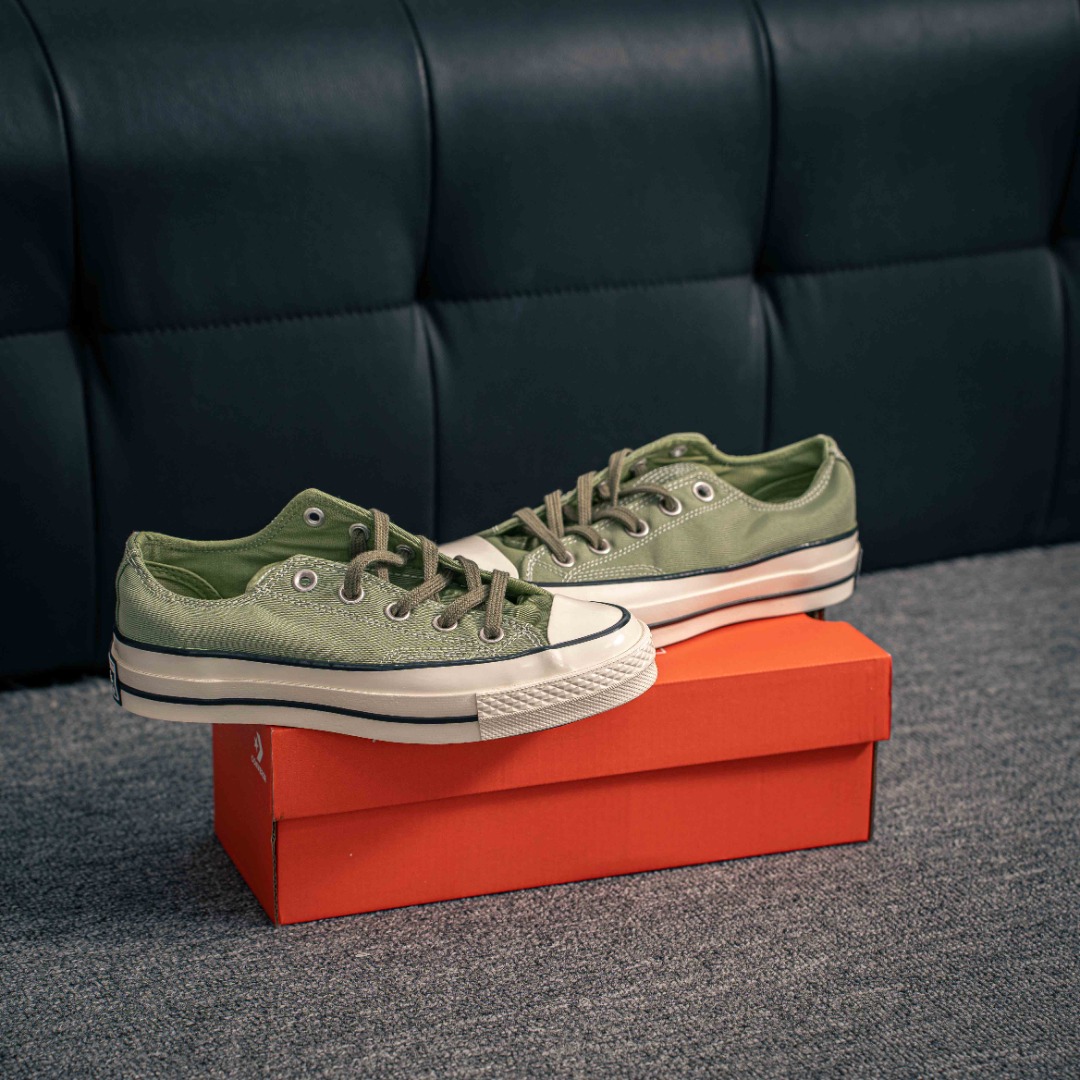 💰140 核心私
Converse Chuck 1970s XLD 牛油果绿
当季新品 一眼就心动的绿色
这双匡威牛油果绿配色的小鞋真的太适合了 聚酯纤维帆布材质,坚固耐穿,适合户外穿着,采用缝线工艺,做工精致,简约百搭 夏日色调和同色系鞋带,夏日专属配色。
高帮货号:A03439C
低帮货号:A03438C
尺码:35-44(36.5 37.5 39.5 41.5 42.5)
YK