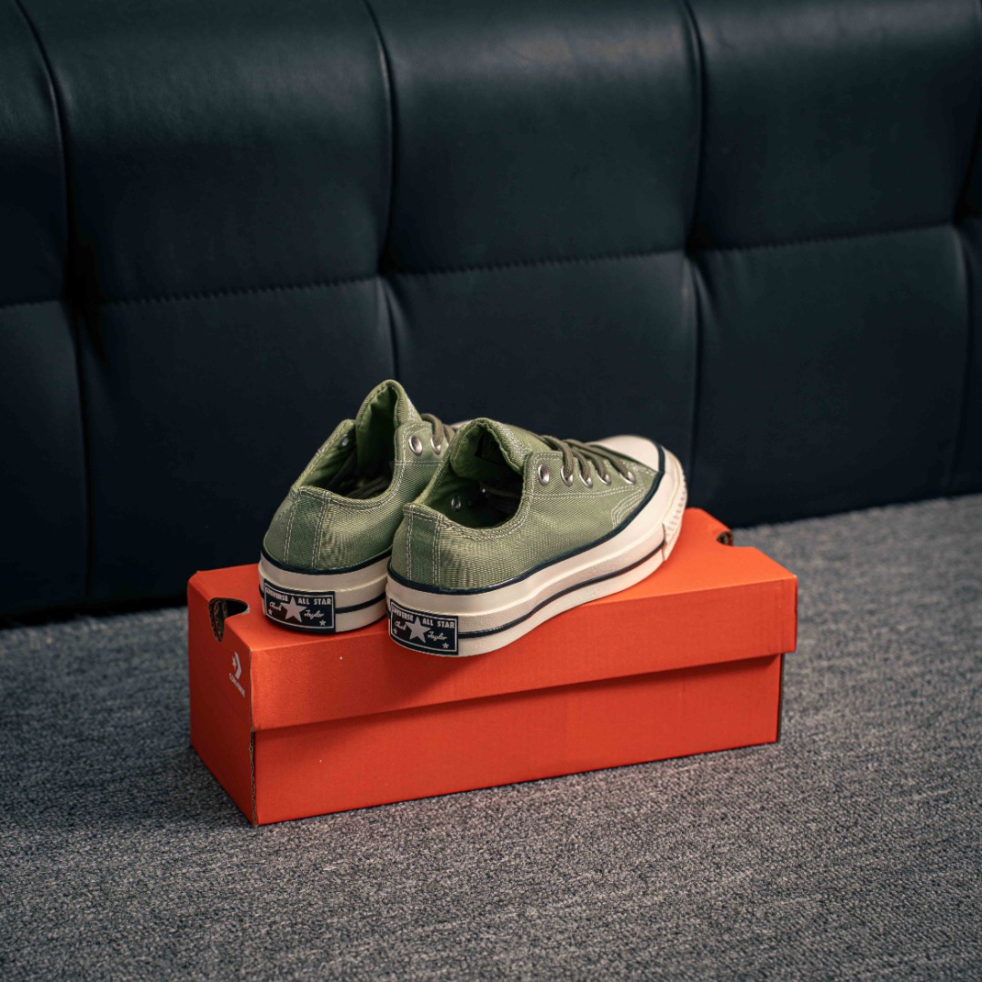 💰140 核心私
Converse Chuck 1970s XLD 牛油果绿
当季新品 一眼就心动的绿色
这双匡威牛油果绿配色的小鞋真的太适合了 聚酯纤维帆布材质,坚固耐穿,适合户外穿着,采用缝线工艺,做工精致,简约百搭 夏日色调和同色系鞋带,夏日专属配色。
高帮货号:A03439C
低帮货号:A03438C
尺码:35-44(36.5 37.5 39.5 41.5 42.5)
YK