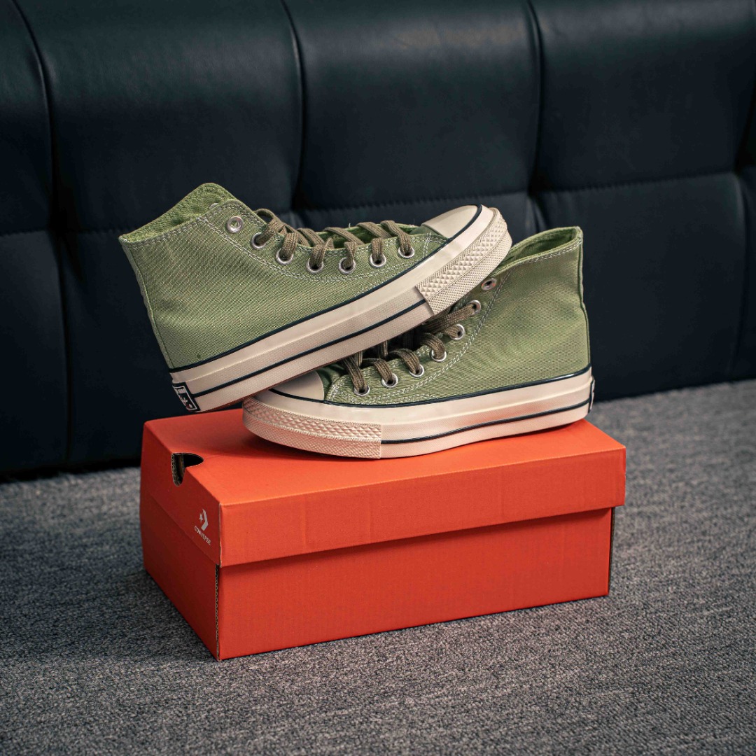 💰140 核心私
Converse Chuck 1970s XLD 牛油果绿
当季新品 一眼就心动的绿色
这双匡威牛油果绿配色的小鞋真的太适合了 聚酯纤维帆布材质,坚固耐穿,适合户外穿着,采用缝线工艺,做工精致,简约百搭 夏日色调和同色系鞋带,夏日专属配色。
高帮货号:A03439C
低帮货号:A03438C
尺码:35-44(36.5 37.5 39.5 41.5 42.5)
YK