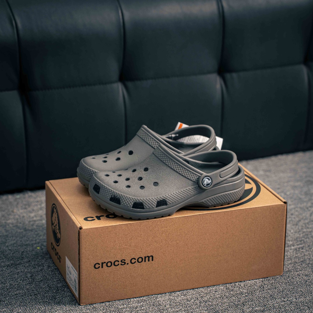 💰85 核心私
卡骆驰Crocs Classic Clog 卡骆驰全系列休闲沙滩洞洞拖鞋凉鞋 超轻Croslite专利材料打造 鞋面更加耐用易清洗 该鞋款轻盈舒
尺码:36 37 38 39 40 41 42 43 44 45 46 47