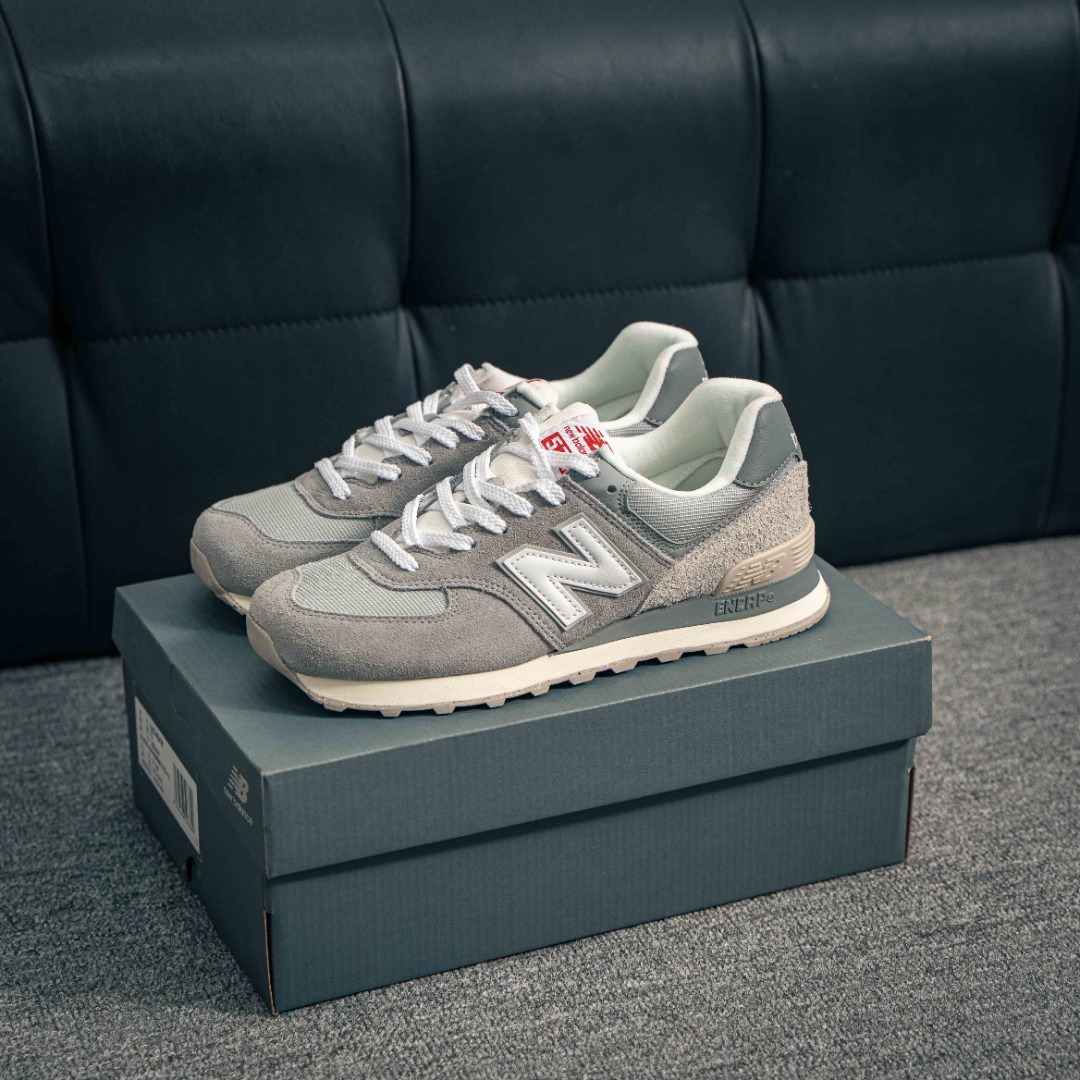💰160        核心私

新百伦New Balance NB5740系列 凭借多种严选的优质素材重塑出让人耳目一新又充满层次感的革新中低结构。为呼应90年代的巨大化潮流，鞋侧也点题采用了相应的巨大化Logo，并且加上反光细节点缀，再结合同样启发自574并经过改良的抓地鞋底，可谓集结两大年代的注目设计元素 
货号：U574BKR
尺码：36 36.5 37.5 38 38.5 39 40 40.5 41 42 42.5 43 44 45
1433