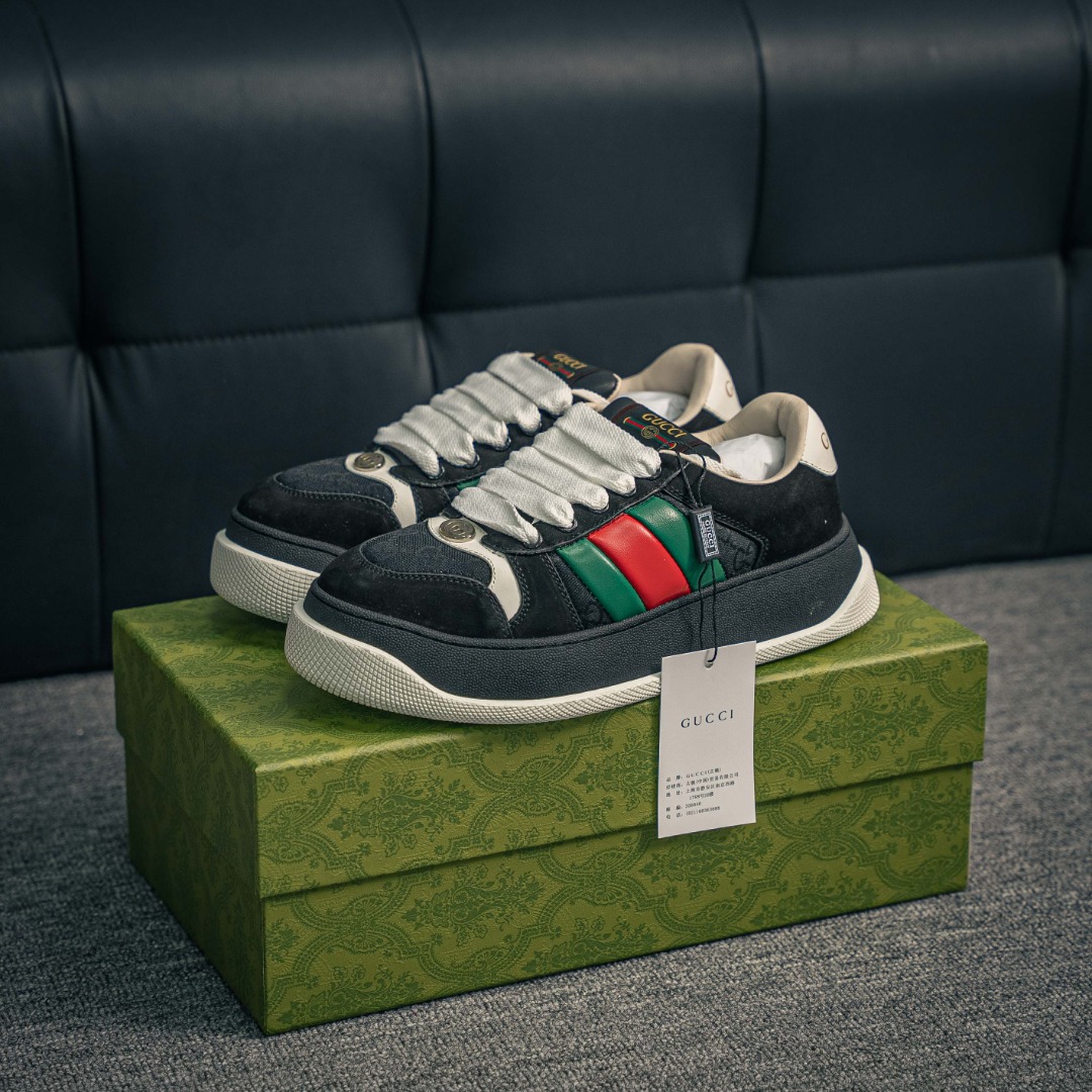 💰350 核心私
Gucci/古驰 小脏鞋 系列板鞋/厚底款 蓝色GG
2024新款发售
这款运动鞋采用厚底结构,巧妙运用外观设计、配色和材质三重元素,展现出复古风范。别致的橡胶鞋底,搭配米色和乌木色经典GG帆布鞋身及同色调皮革滚边,突显时尚大气的品味。意大利进口超软小牛皮 同源出厂真丝绸防尘鞋套袋 原装ms雪梨形超软沙绒纸团 鞋底采用超软橡胶大底内外锁死工艺 最大限度弯折永不开胶,原鞋一致效果环保无味 !
尺码:38 39 40 41 42 43 44 45 男鞋
152229