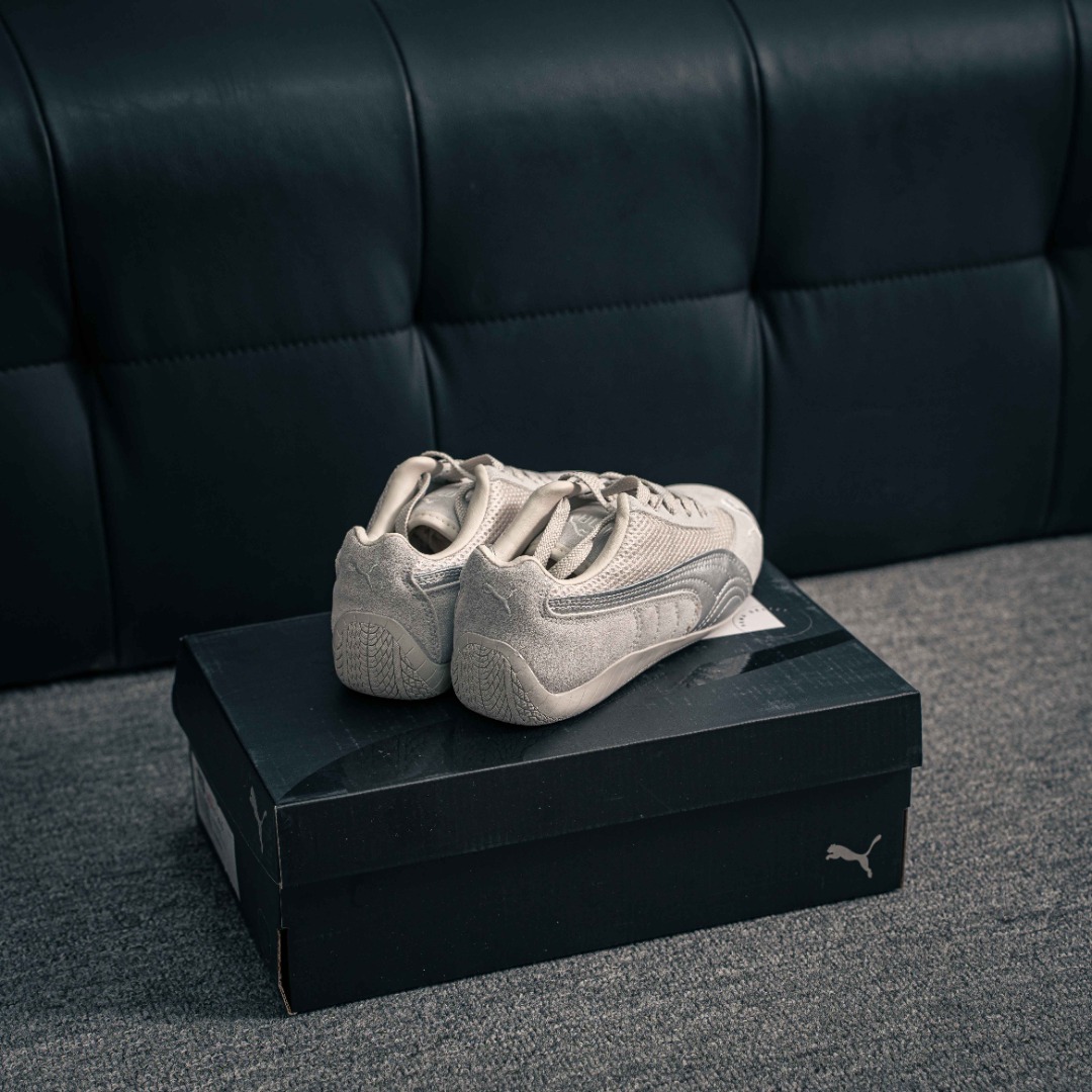 💰150        核心私

Puma Speedcat OG
彪马薄底系列 复古运动休闲跑鞋 
鞋面设计轻量透气 提供了舒适性和穿着感受
柔软内里材质 穿着更加舒适
橡胶鞋底提供持久的牵引力
货号：403902 01
尺码：35.5 36 37 37.5 38 38.5 39.5 40 40.5 41.5 42 42.5 43 44 45
3712