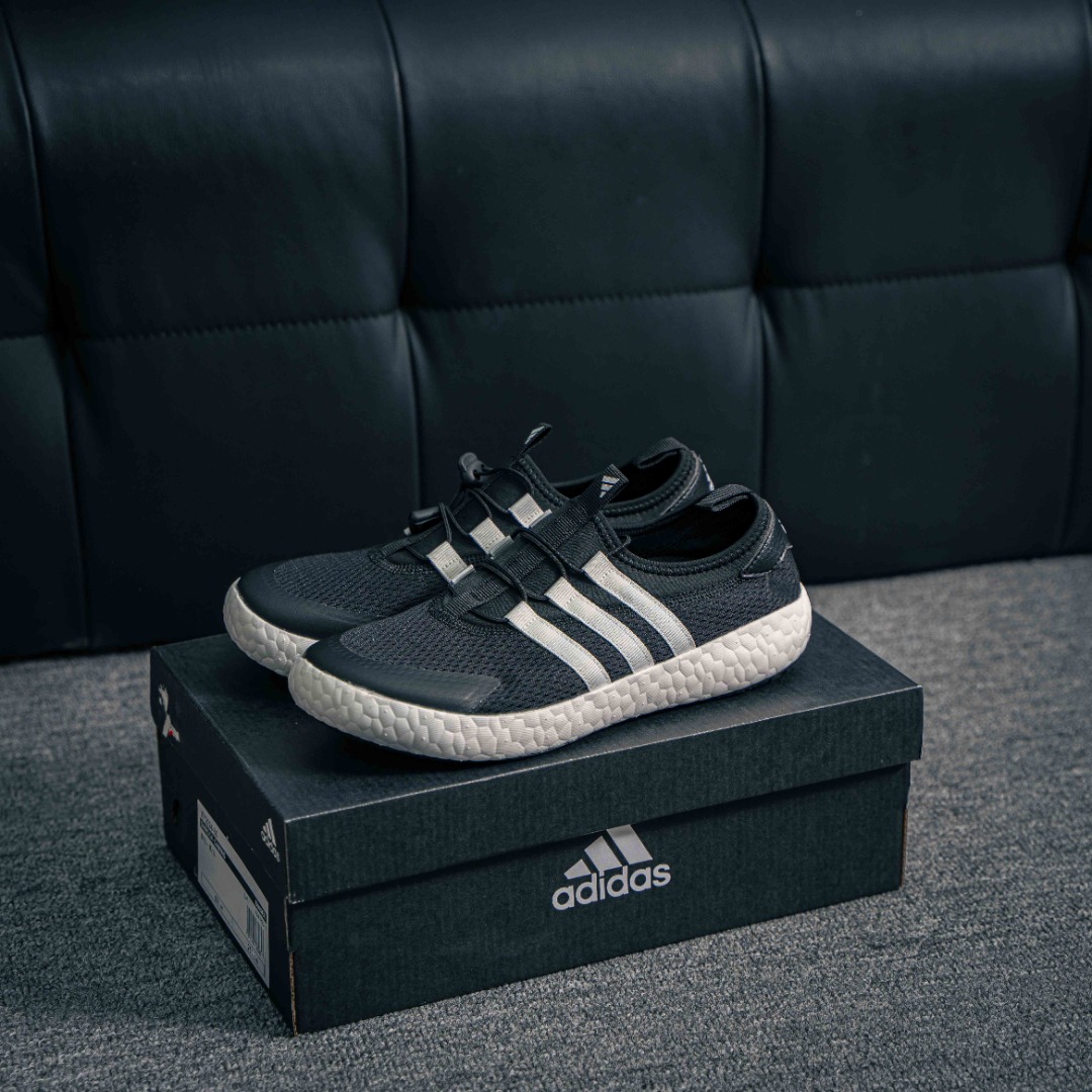 💰140         核心私

涉水鞋一出 玩水的季节又来临了
Adidas Terrex Daroga Two 13 Heat.rdy 阿迪达斯 低帮 褐色 男女同款 织物溯溪鞋耐磨透气低邦户外功能性运动鞋 无论是海边旅行、河岸漫步，还是晴日徒步，这款Adidas涉水鞋力求带来舒适脚感。搭载HEAT.RDY御热科技，穿着舒适。含弹力鞋跟,舒适贴合。配Traxiony外底,旨在方便陆地和水上活动。把它收纳到你的包里，出发吧。• 系带设计• 织物鞋面• 弹力鞋跟结构• 乙烯/乙酸乙烯酯（EVA）中底• Traxions外底。
货号：XY2024
尺码：39 40 40.5 41 42 42.5 43 44 45
1515