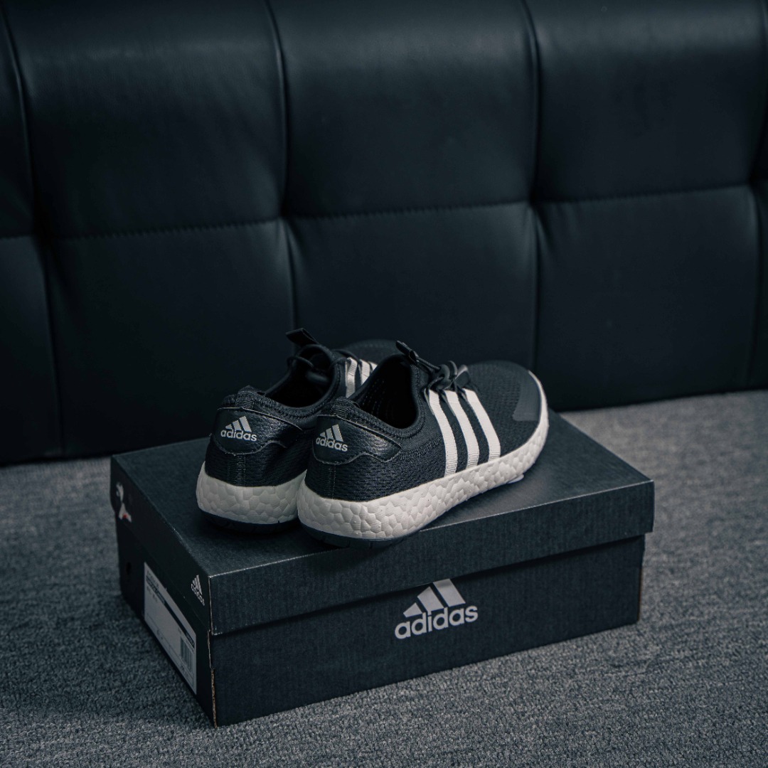 💰140         核心私

涉水鞋一出 玩水的季节又来临了
Adidas Terrex Daroga Two 13 Heat.rdy 阿迪达斯 低帮 褐色 男女同款 织物溯溪鞋耐磨透气低邦户外功能性运动鞋 无论是海边旅行、河岸漫步，还是晴日徒步，这款Adidas涉水鞋力求带来舒适脚感。搭载HEAT.RDY御热科技，穿着舒适。含弹力鞋跟,舒适贴合。配Traxiony外底,旨在方便陆地和水上活动。把它收纳到你的包里，出发吧。• 系带设计• 织物鞋面• 弹力鞋跟结构• 乙烯/乙酸乙烯酯（EVA）中底• Traxions外底。
货号：XY2024
尺码：39 40 40.5 41 42 42.5 43 44 45
1515