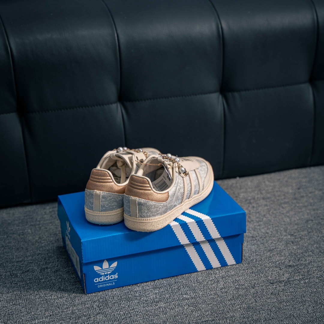 核心私 Adidas Samba OG 桑巴舞街头系列德训运动板鞋 采用固色翻毛皮组合牛剖革鞋面材质 外置正确3层组合围条加厚烟胶橡胶大底 货号:JQ2616