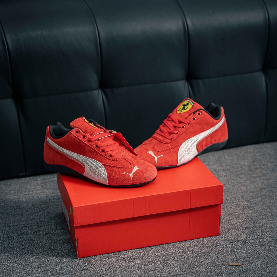 💰160     核心私

Puma Ferrarl Speedcat CN GP 复古单品
彪马 防滑耐磨低帮德训板鞋
货号：309180 01
尺码：35.5 36 36.5 37 38 38.5 39 40 40.5 41 42 42.5 43 44 45
3226