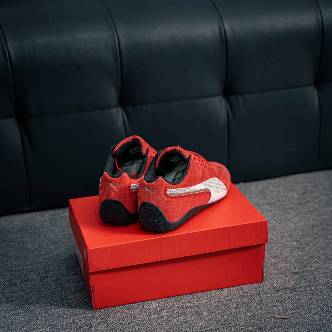 💰160     核心私

Puma Ferrarl Speedcat CN GP 复古单品
彪马 防滑耐磨低帮德训板鞋
货号：309180 01
尺码：35.5 36 36.5 37 38 38.5 39 40 40.5 41 42 42.5 43 44 45
3226