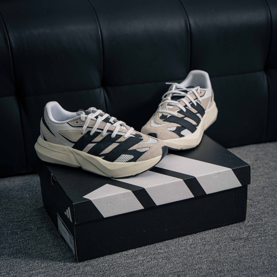 核心私 Adidas Lightblaze 阿迪透气跑步鞋 货号:JH6944 as