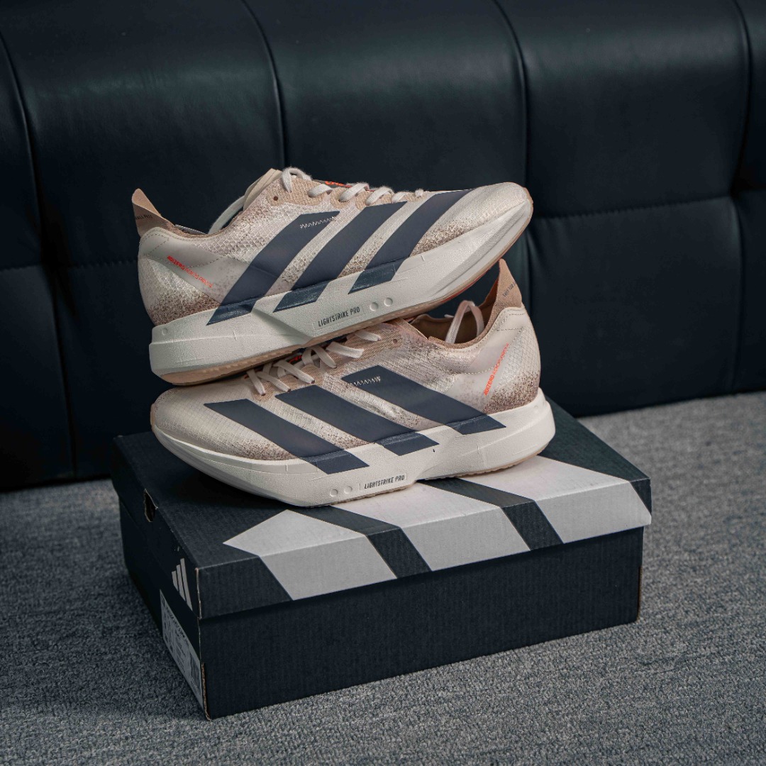 核心私 Adidas Adizero Adios PRO 4 M 阿迪透气轻盈低帮跑步鞋 货号:JR6357 AS
