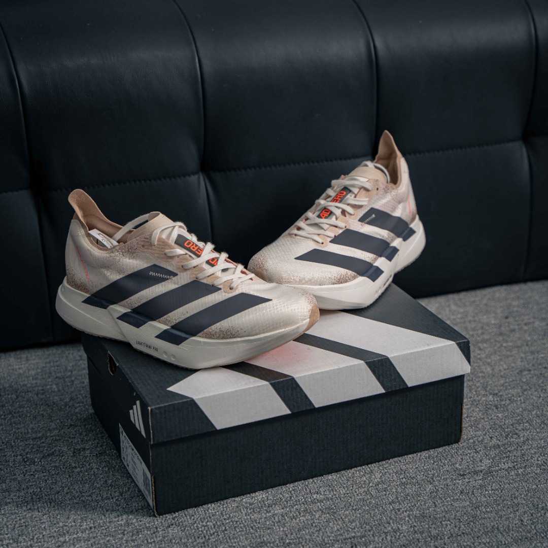 核心私 Adidas Adizero Adios PRO 4 M 阿迪透气轻盈低帮跑步鞋 货号:JR6357 AS