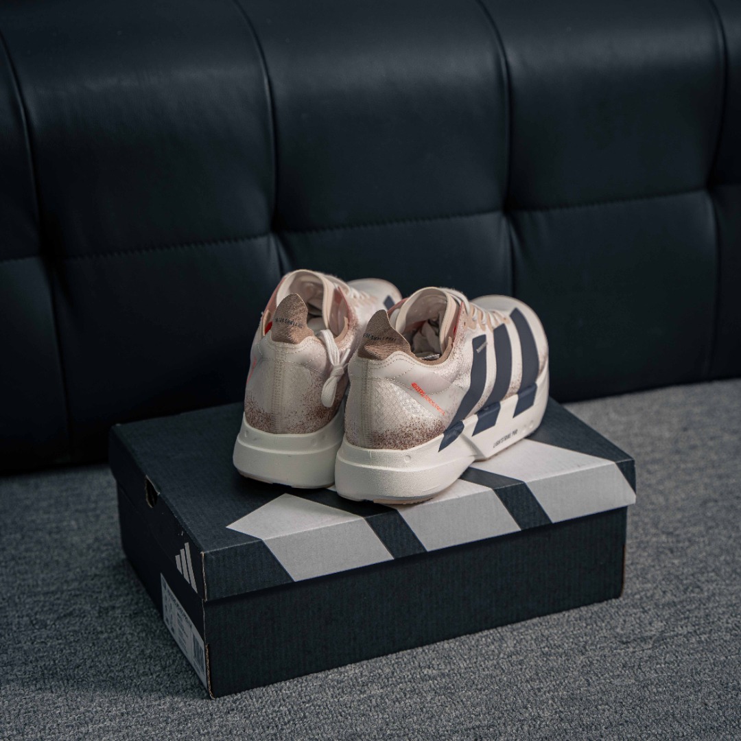核心私 Adidas Adizero Adios PRO 4 M 阿迪透气轻盈低帮跑步鞋 货号:JR6357 AS