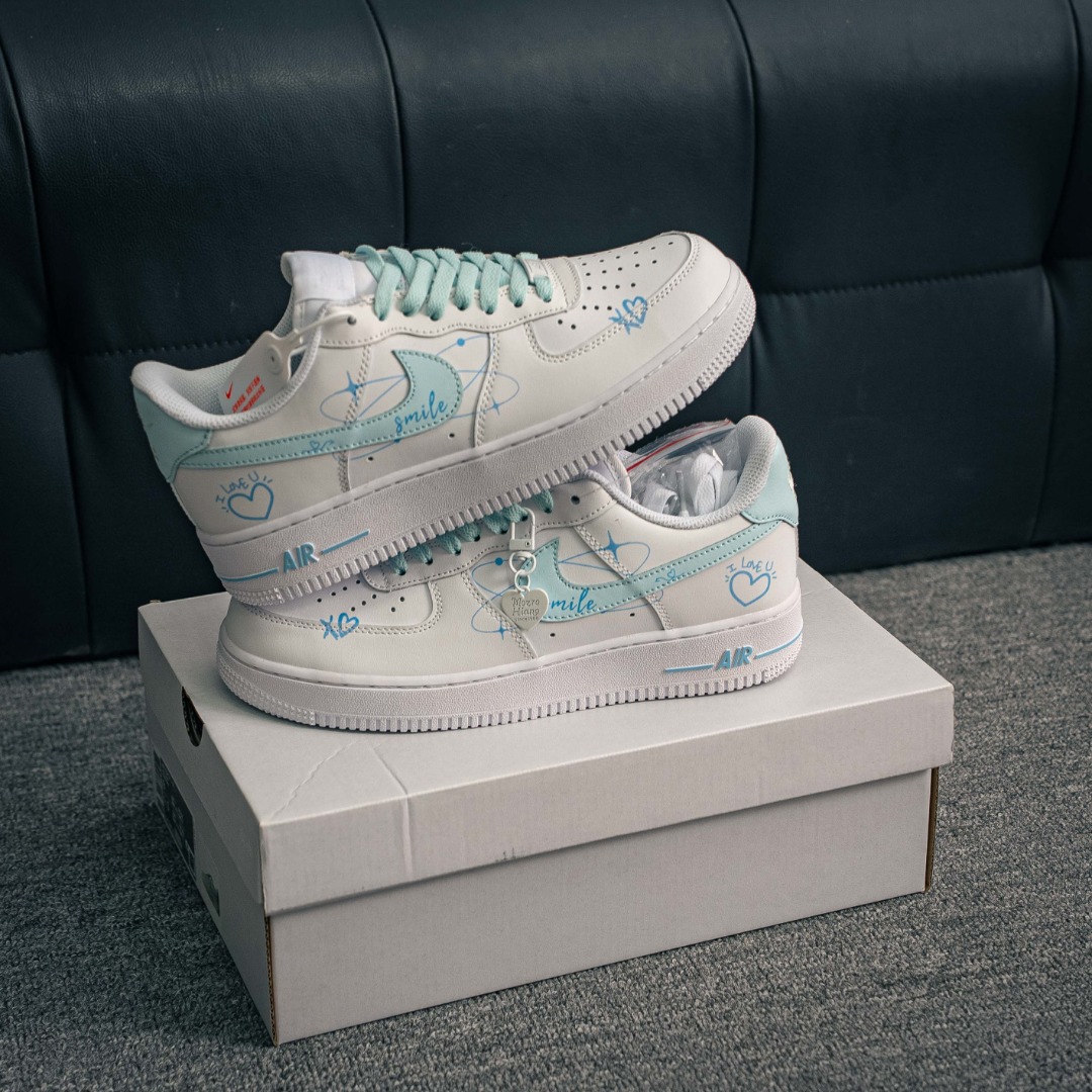 核心私 Air Force 1 原装级别 原楦头原纸板 打造纯正空军版型专注外贸渠道 全掌内置蜂窝气垫 原盒配件 原厂中底钢印、拉帮完美 货号:CW2288 111