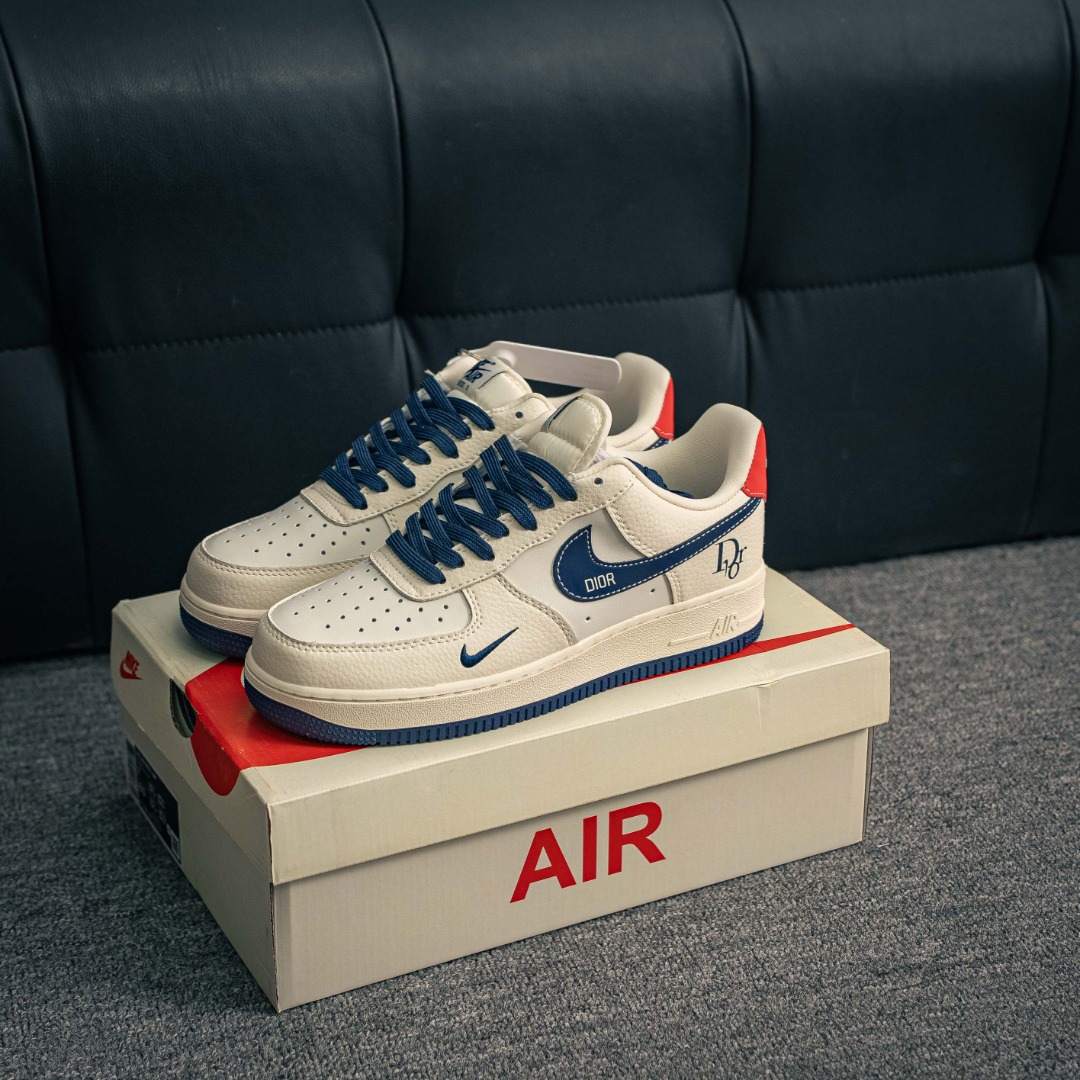 核心私 Air Force 1 原装级别 原楦头原纸板 打造纯正空军版型专注外贸渠道 全掌内置蜂窝气垫 原盒配件 原厂中底钢印、拉帮完美 货号:KK1988 067