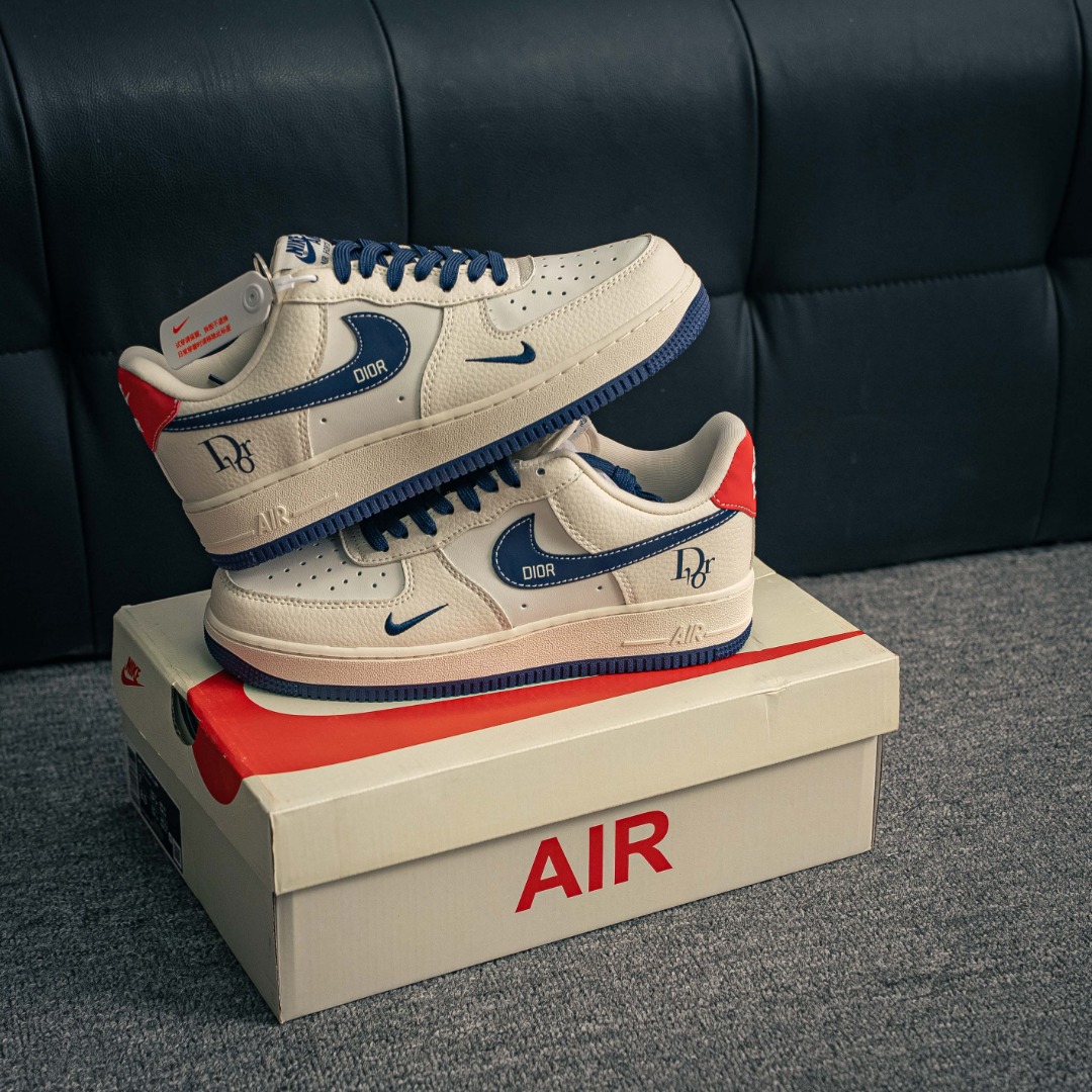 核心私 Air Force 1 原装级别 原楦头原纸板 打造纯正空军版型专注外贸渠道 全掌内置蜂窝气垫 原盒配件 原厂中底钢印、拉帮完美 货号:KK1988 067