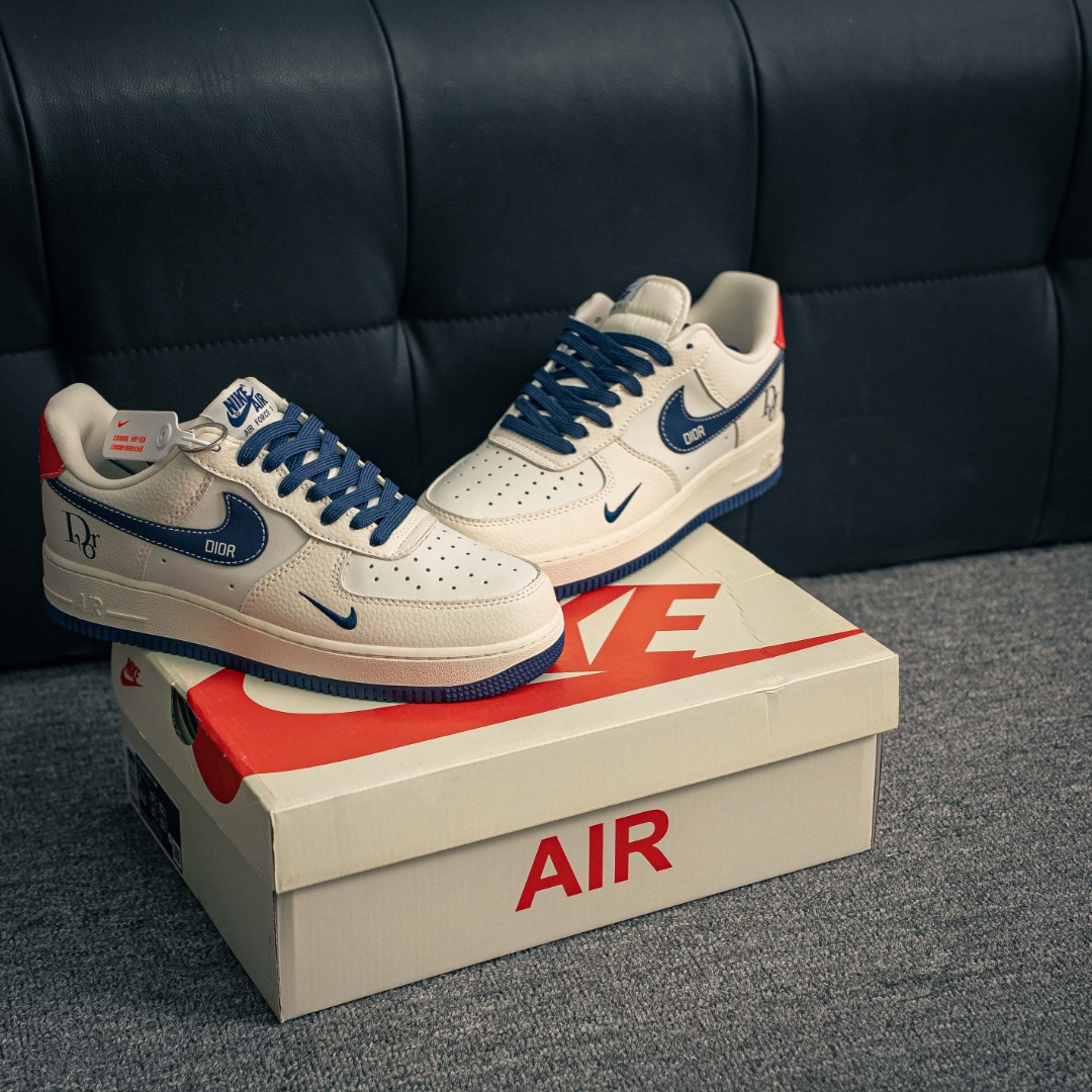 核心私 Air Force 1 原装级别 原楦头原纸板 打造纯正空军版型专注外贸渠道 全掌内置蜂窝气垫 原盒配件 原厂中底钢印、拉帮完美 货号:KK1988 067