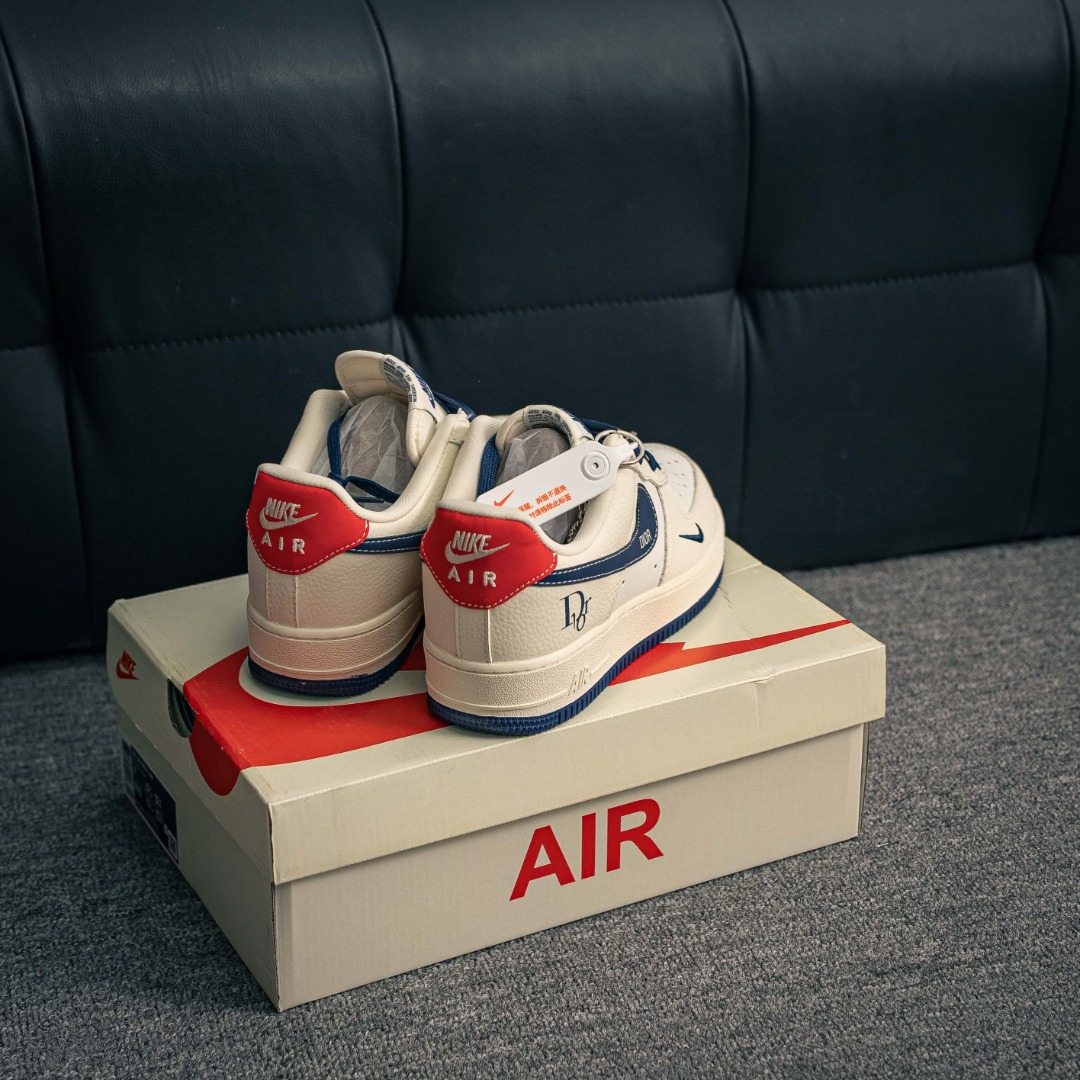 核心私 Air Force 1 原装级别 原楦头原纸板 打造纯正空军版型专注外贸渠道 全掌内置蜂窝气垫 原盒配件 原厂中底钢印、拉帮完美 货号:KK1988 067
