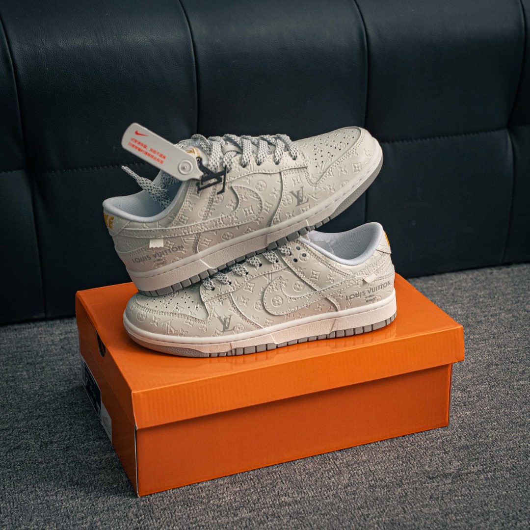 核心私 Nike Dunk 全套原楦原模倾力打造完美版型 独家原厂航空铝磨具打磨大底 鞋头坡度极致还原 无解鞋型 原盒原配 圈内天花板工艺 原厂冲刀 超高清洁度 全鞋零毛边皮料切割 货号:XX3168 140