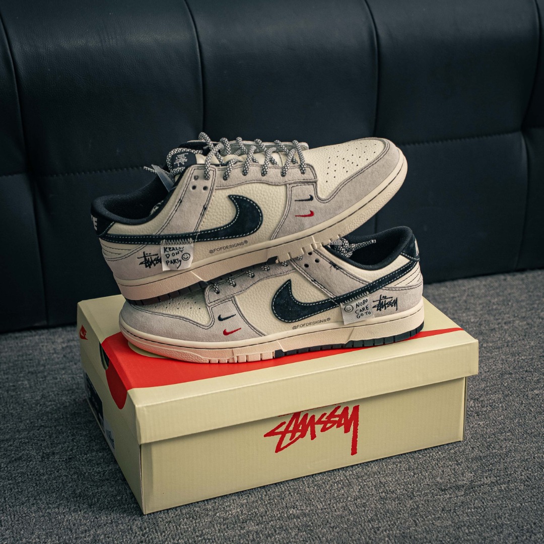 核心私 Nike Dunk 全套原楦原模倾力打造完美版型 独家原厂航空铝磨具打磨大底 鞋头坡度极致还原 无解鞋型 原盒原配 圈内天花板工艺 原厂冲刀 超高清洁度 全鞋零毛边皮料切割 货号:YX5066 298