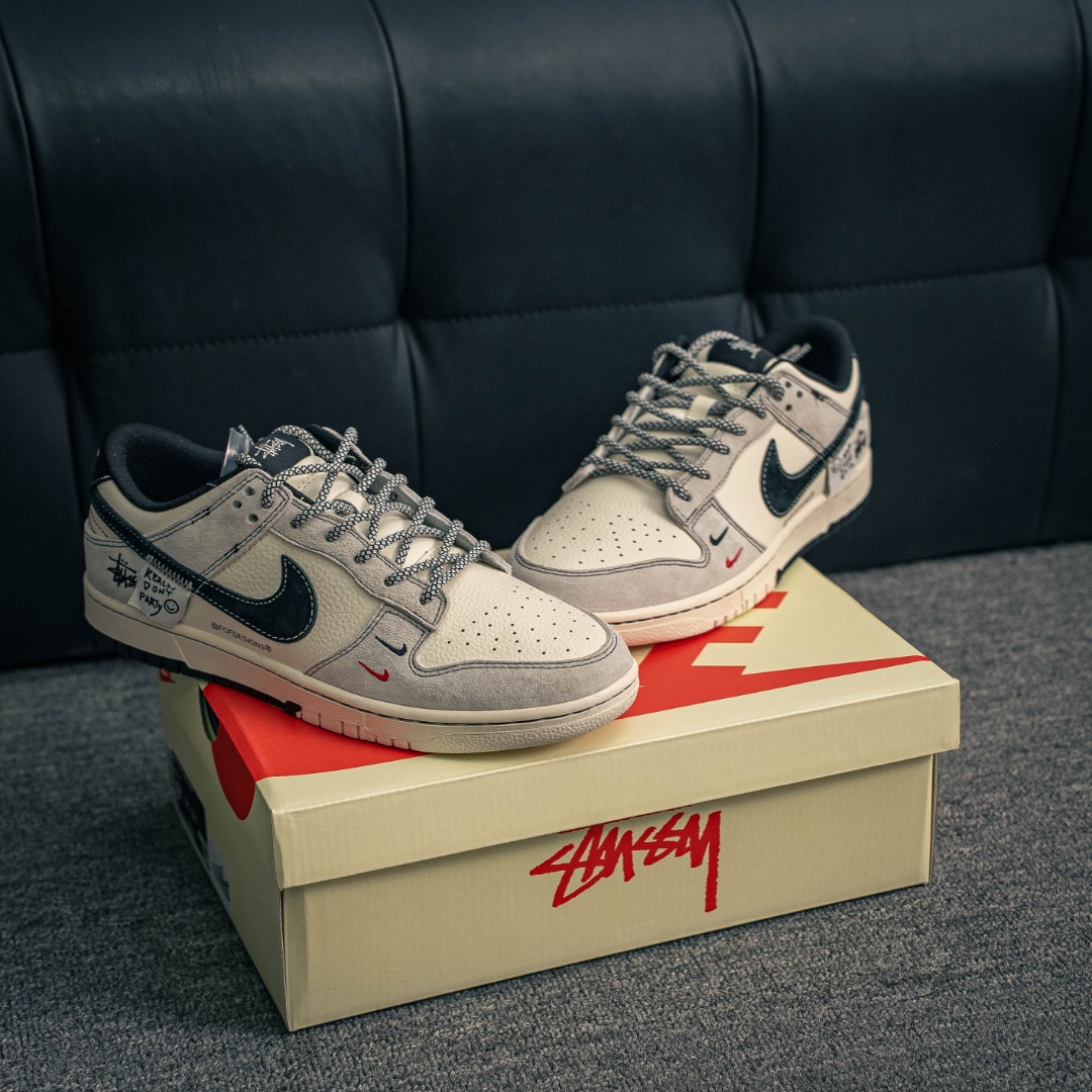 核心私 Nike Dunk 全套原楦原模倾力打造完美版型 独家原厂航空铝磨具打磨大底 鞋头坡度极致还原 无解鞋型 原盒原配 圈内天花板工艺 原厂冲刀 超高清洁度 全鞋零毛边皮料切割 货号:YX5066 298