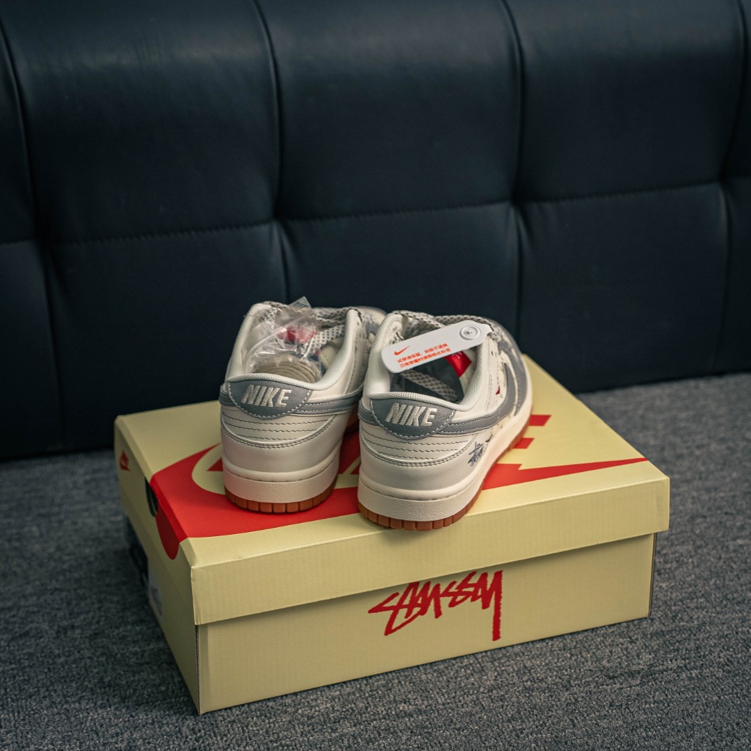 核心私 Nike Dunk 全套原楦原模倾力打造完美版型 独家原厂航空铝磨具打磨大底 鞋头坡度极致还原 无解鞋型 原盒原配 圈内天花板工艺 原厂冲刀 超高清洁度 全鞋零毛边皮料切割 货号:XS6089 531