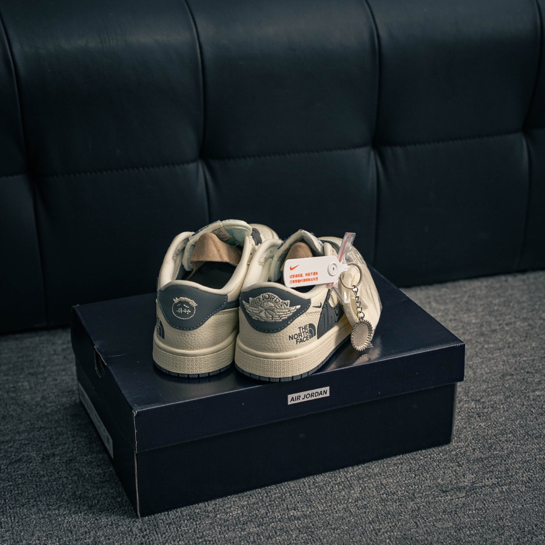 核心私 Air Jordan 1 乔丹篮球鞋男女运动鞋潮流板鞋 货号:XS2024 013