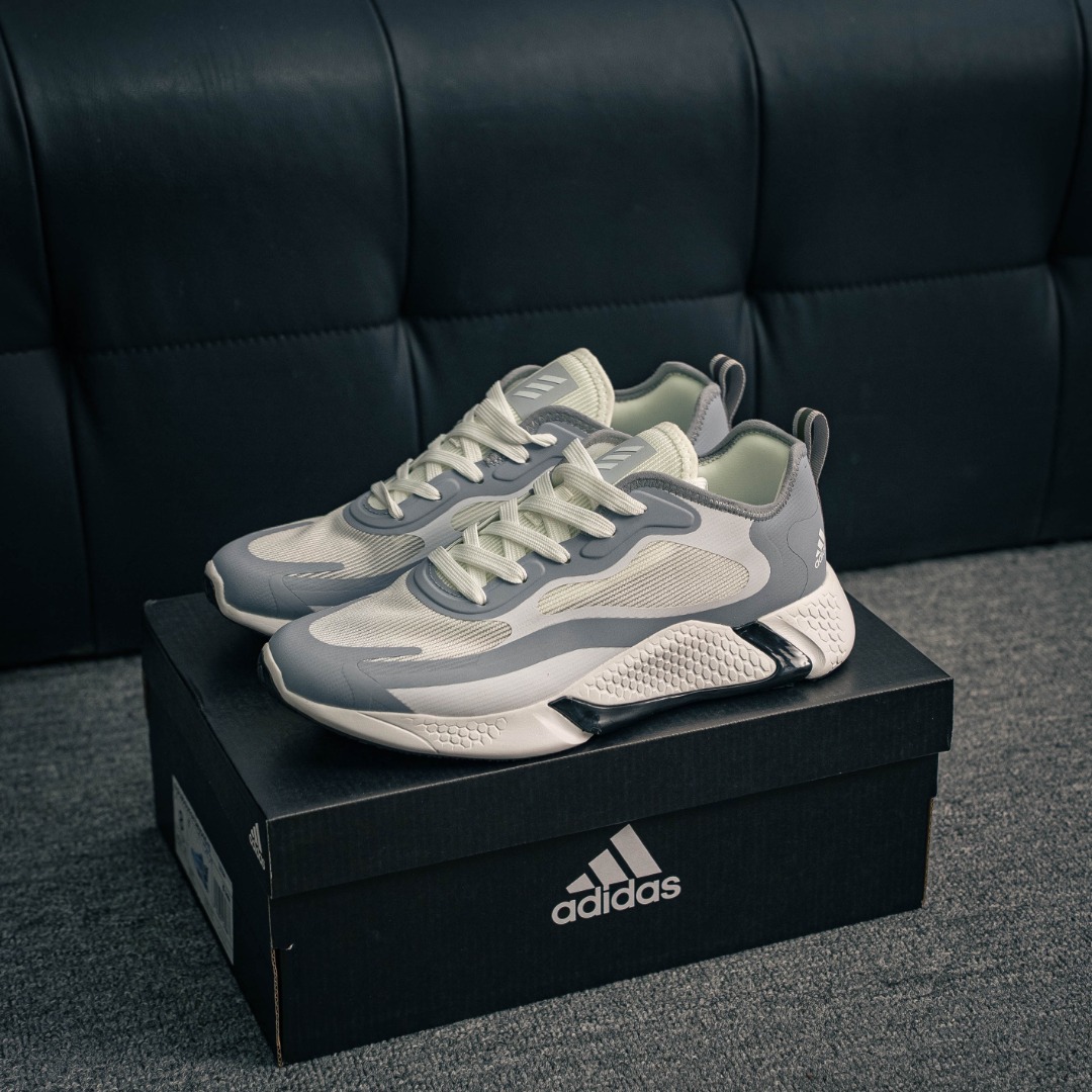 💰170         核心私

Adidas AlphaBounce Beyond m 阿尔法公司级真标网面休闲跑步鞋 工厂直销 优势推广 正确高弹轻量MD 德国马牌橡胶大底 内附专柜脚踏防尘纸、防水袋 
货号：CG3364
尺码：39 40 40.5 41 42 42.5 43 44 45
BF