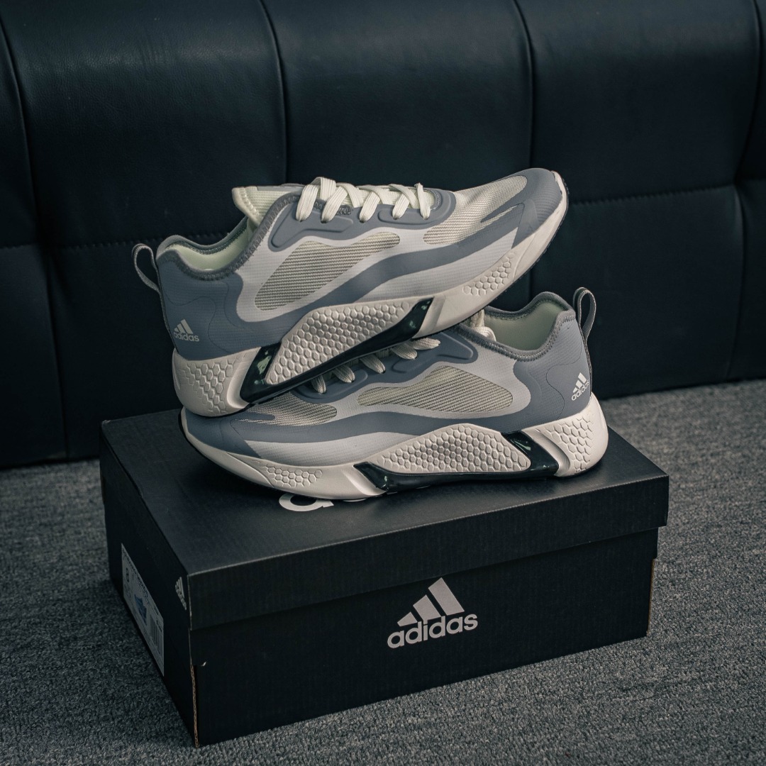 💰170         核心私

Adidas AlphaBounce Beyond m 阿尔法公司级真标网面休闲跑步鞋 工厂直销 优势推广 正确高弹轻量MD 德国马牌橡胶大底 内附专柜脚踏防尘纸、防水袋 
货号：CG3364
尺码：39 40 40.5 41 42 42.5 43 44 45
BF