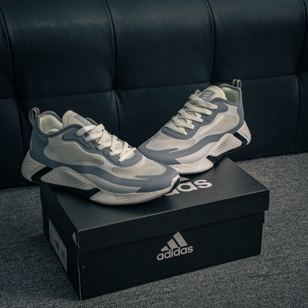 💰170         核心私

Adidas AlphaBounce Beyond m 阿尔法公司级真标网面休闲跑步鞋 工厂直销 优势推广 正确高弹轻量MD 德国马牌橡胶大底 内附专柜脚踏防尘纸、防水袋 
货号：CG3364
尺码：39 40 40.5 41 42 42.5 43 44 45
BF