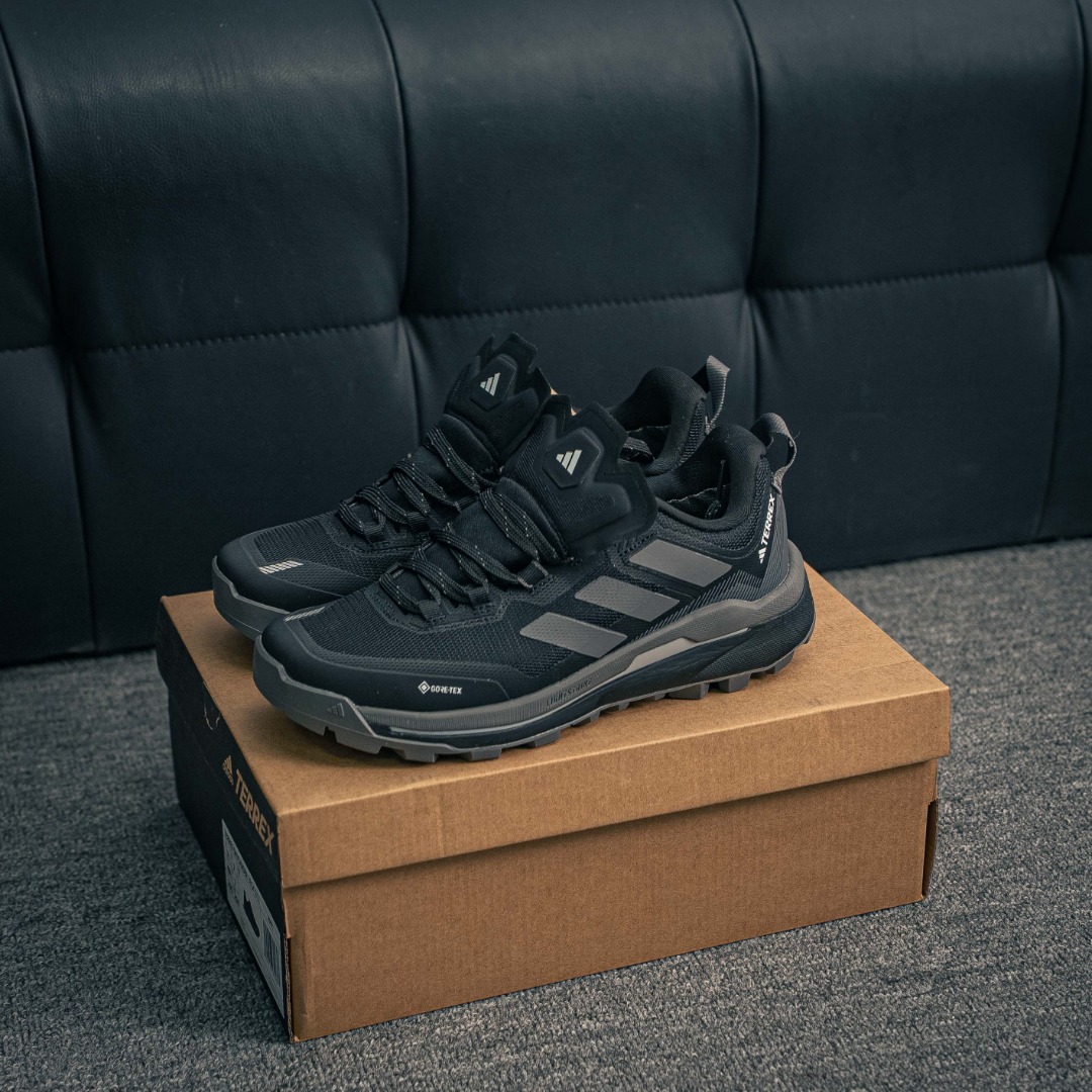 核心私 TERREX SKYCHASER TECH Adidas阿迪达斯男款运动鞋灰色系带缓震轻质舒适百搭 货号:IE9902