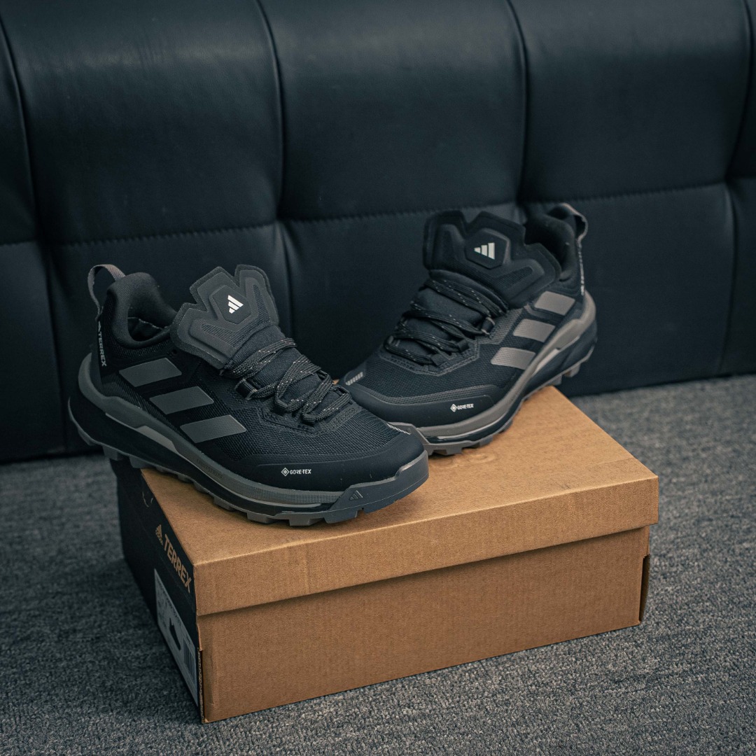 核心私 TERREX SKYCHASER TECH Adidas阿迪达斯男款运动鞋灰色系带缓震轻质舒适百搭 货号:IE9902