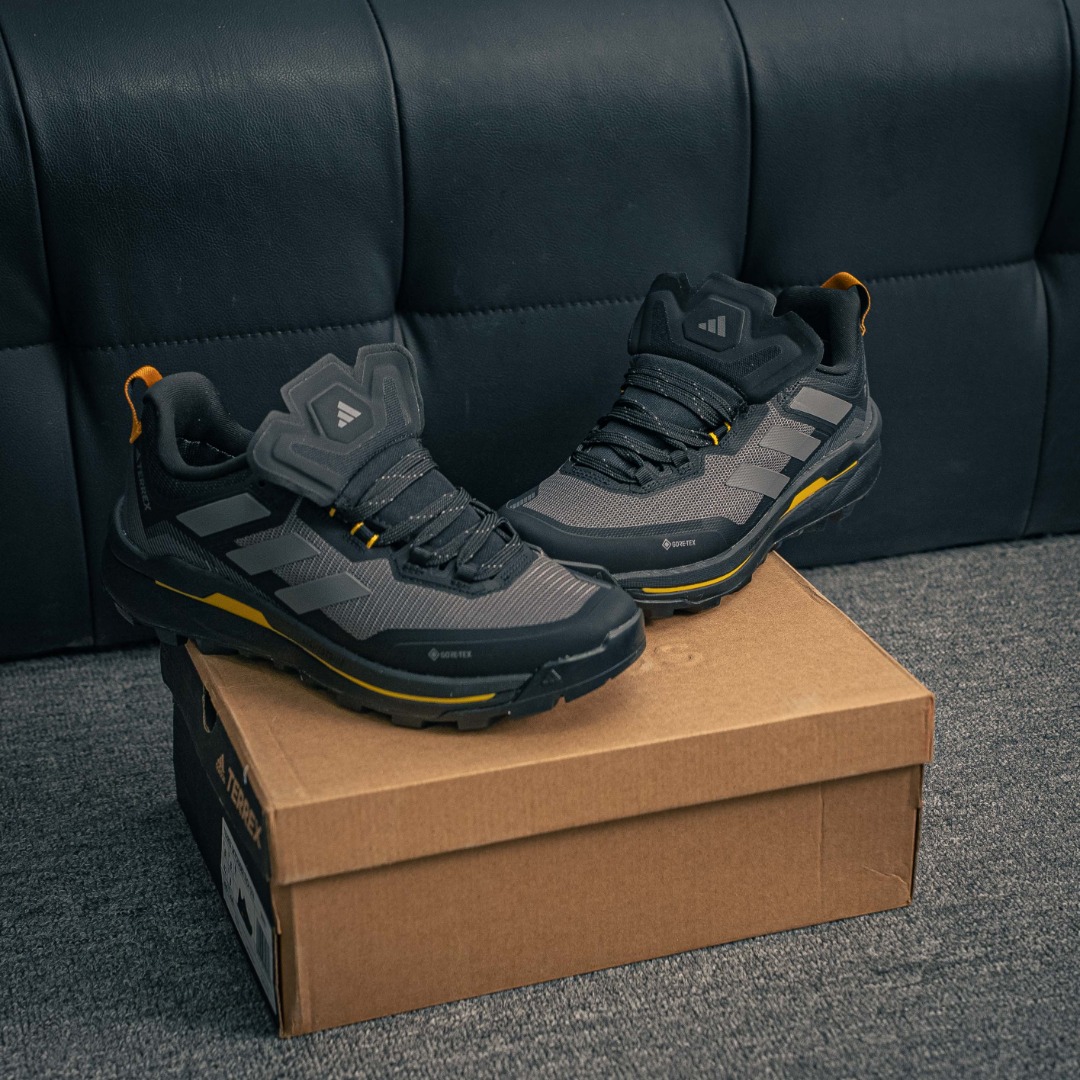 核心私 TERREX SKYCHASER TECH Adidas阿迪达斯男款运动鞋灰色系带缓震轻质舒适百搭 货号:IE9903