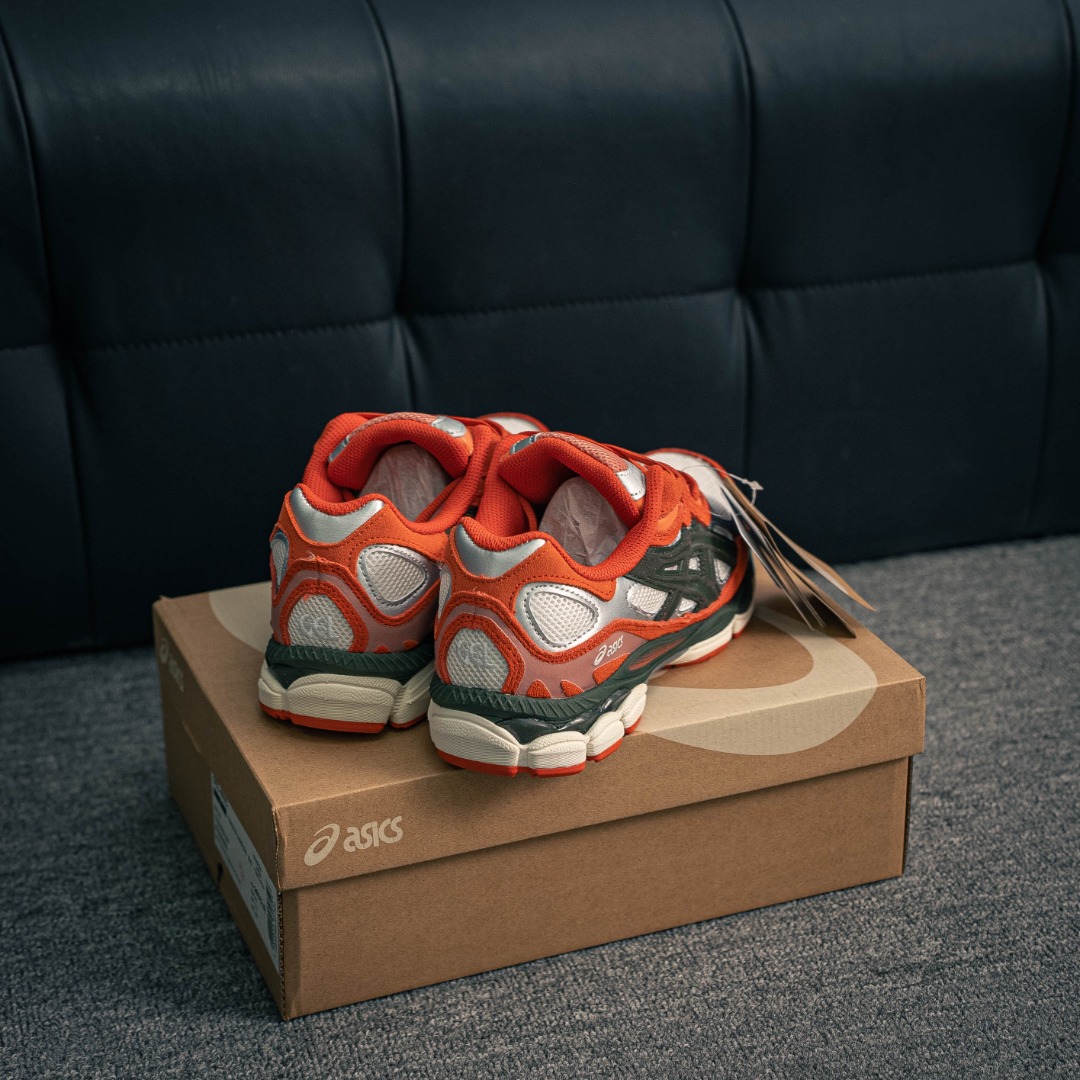 💰170        核心私

AsicsGel-NYC复古老爹鞋 单品 亚瑟士ASICSTIGER 新款休闲鞋 厚底街头运动休闲鞋，ASICS亚瑟士推出全新GEL-NYC，彰显纽约都市活力。这次的新系列融入了多个版本GEL的经典设计风格，广受好评。其设计灵感来源于GEL-NIMBUS 3,GEL-MC PLUS V 和 GEL-CUMULUS 16 这些往日经典鞋款。GEL-NYC使用GEL-CUMULUS 16鞋款的鞋楦设计,展现了独特的现代化美学。鞋底采用了轻质发泡材料,并在后跟和前掌处采用了ASICS亚瑟士核心科技——GEL缓震胶,赋予鞋款强大的缓冲性能,提供了更柔软舒适的穿着体验。而在原有设计的启发之上,此次鞋款采用更贴合当今潮流趋势的材料和创新技术,展现出纽约充满活力的都市精神。
货号：1201A789-251
尺码：36 36.5 37.5 38 38.5 39 40 40.5 41 42 42.5 43 44 45
1433