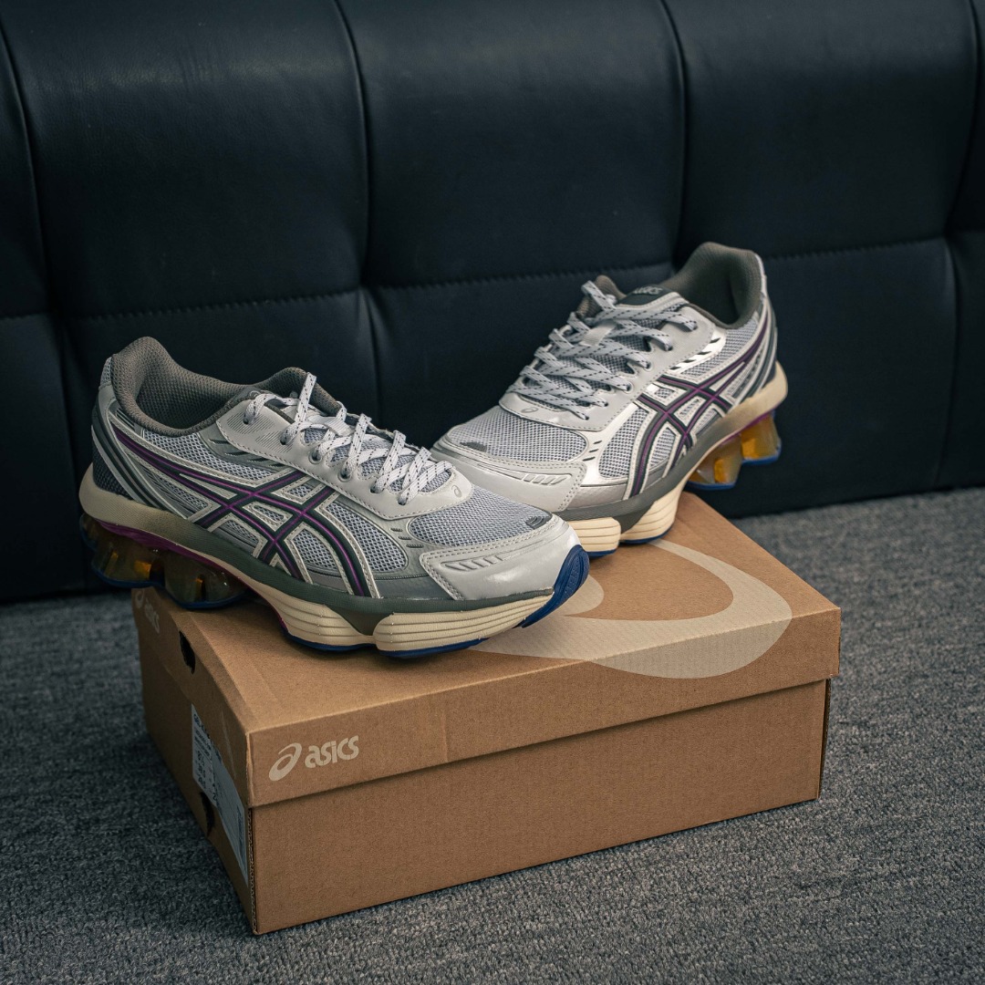 💰250         核心私

Asics Gel-Kinetic Fluent 
亚瑟士运动休闲透气专业跑鞋 
新一代缓震未来感跑鞋
鞋面复杂的切割和银色细节极具前卫风格
大底科技十足且独特外观的GEL
不仅在视觉上夺人眼球 同时可提供全天候的舒适缓冲
更多细节后半掌GEL+
前半掌FFBlast中底科技堆叠
KIKO风的设计语言拼接ASICS鞋体流线
耐磨材质耐磨性强,稳定性高抓地更牢,不易打滑
货号：1203A591-100
尺码：40 40.5 41.5 42 42.5 43.5 44 45
3116