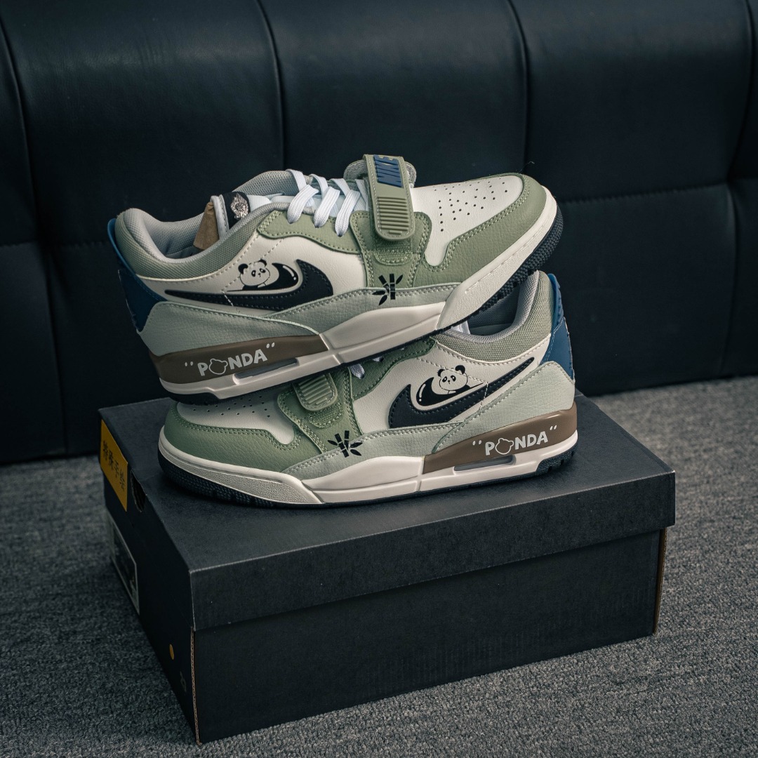 核心私 Nike Air Jordan Legacy 312 Low 乔丹 AJ 312 最强三合一混合版 有着交错结合的设计,它的名字就展现出它所包含的鞋款元素,312 分别对应了 Air Jordan 3、Air Jordan 1 和 Air Trainer 2,将这三双经典又有不俗人气的鞋款融合,“最强三合一” 的名称由此得来 货号:HV5970 101
