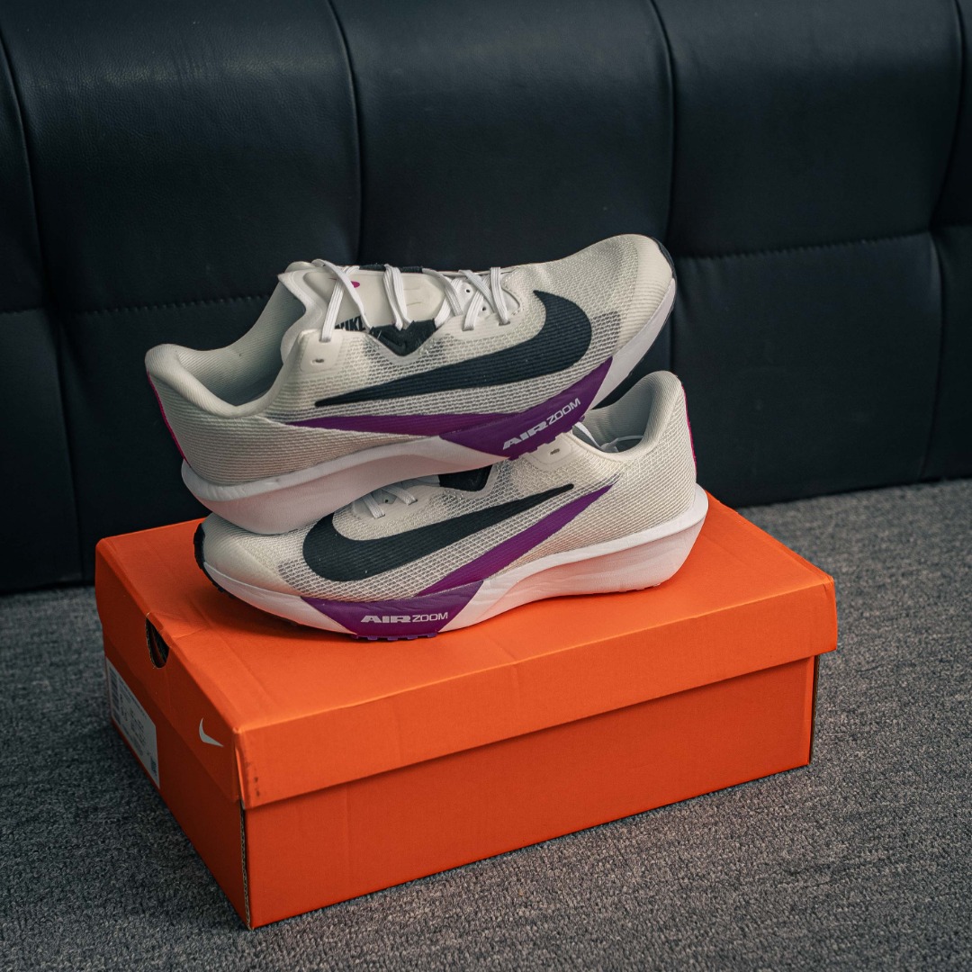 核心私 NIKE AIR ZOOM RIVAL FLY 4超弹透气轻量跑步鞋鞋款搭载 Flyknit 材料 出众弹性 易于穿脱 采用React技术 轻盈耐 跑步健身房锻炼最佳选择之一 货号:FV6040 100 as