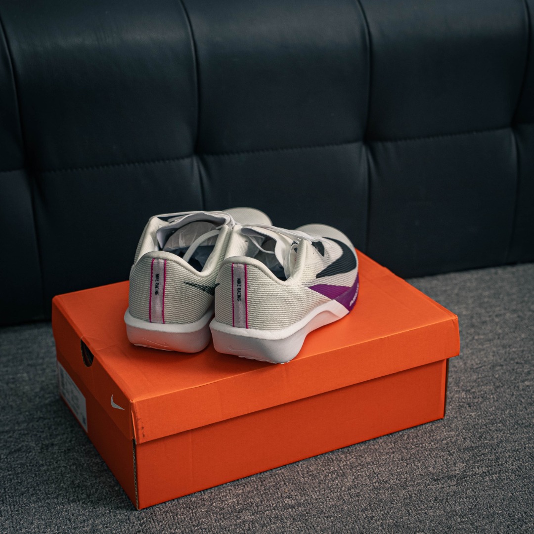 核心私 NIKE AIR ZOOM RIVAL FLY 4超弹透气轻量跑步鞋鞋款搭载 Flyknit 材料 出众弹性 易于穿脱 采用React技术 轻盈耐 跑步健身房锻炼最佳选择之一 货号:FV6040 100 as