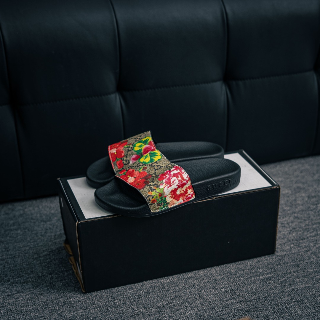 [Sandals and Slippers Series]Gucci slippers series new color matching must-hav