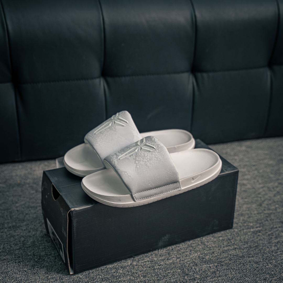 [Sandals and Slippers Series]NikeKobeOffcourtSlide"HyperRoyal" Kobe Dodge excl