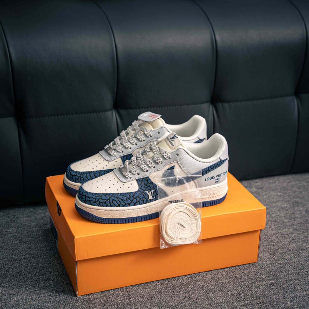 [Air Force Series]Air Force One low white blue burst crack lvAirForce1 Origina