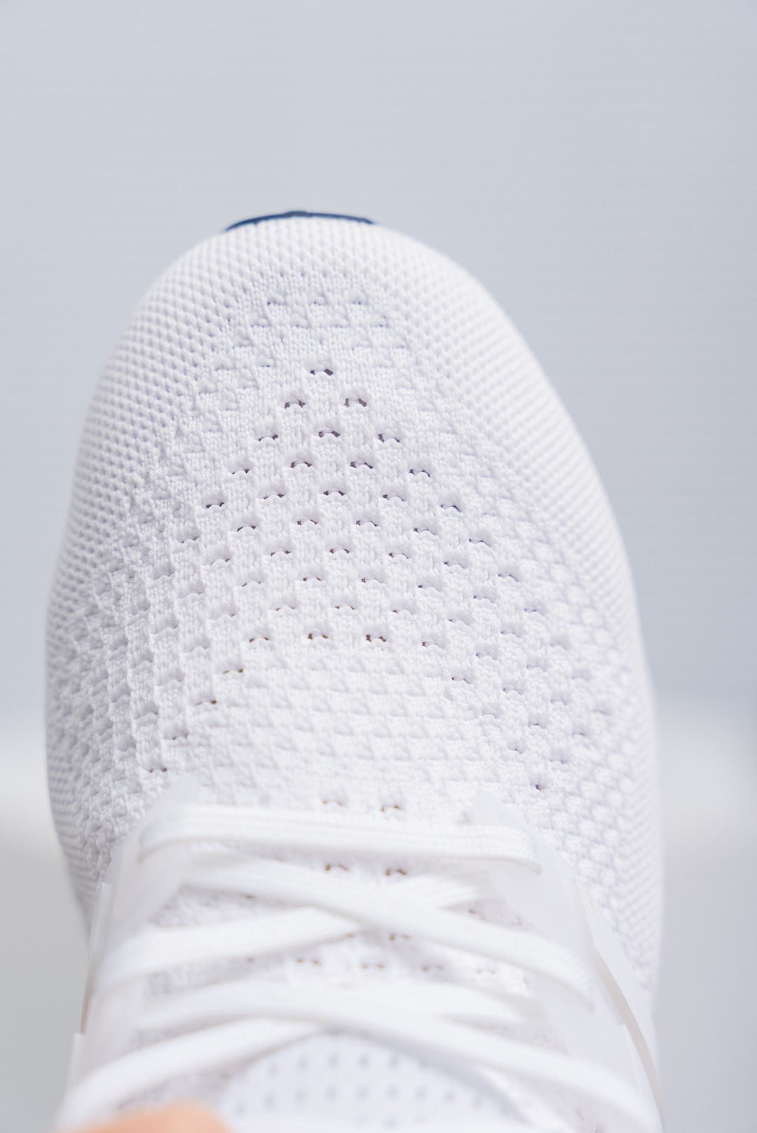 💰180
阿迪达斯2023夏季款女鞋ULTRABOOST缓震轻便透气运动跑步鞋
货号：HQ4202
尺码：35.5 36 36.5 37.5 38 38.5 39 40 40.5 41 42 42.5 43 44 45 46
