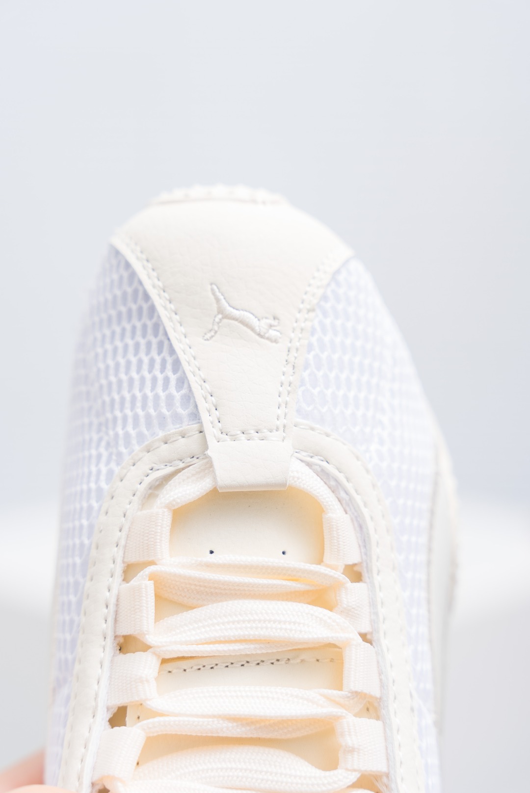 💰150
Puma H-STREET
彪马薄底系列 复古运动休闲跑鞋 
鞋面设计轻量透气 提供了舒适性和穿着感受
柔软内里材质 穿着更加舒适
橡胶鞋底提供持久的牵引力
货号：405046 01
尺码：35 36 37 37.5 38 38.5 39 40 40.5 41 42 42.5 43
