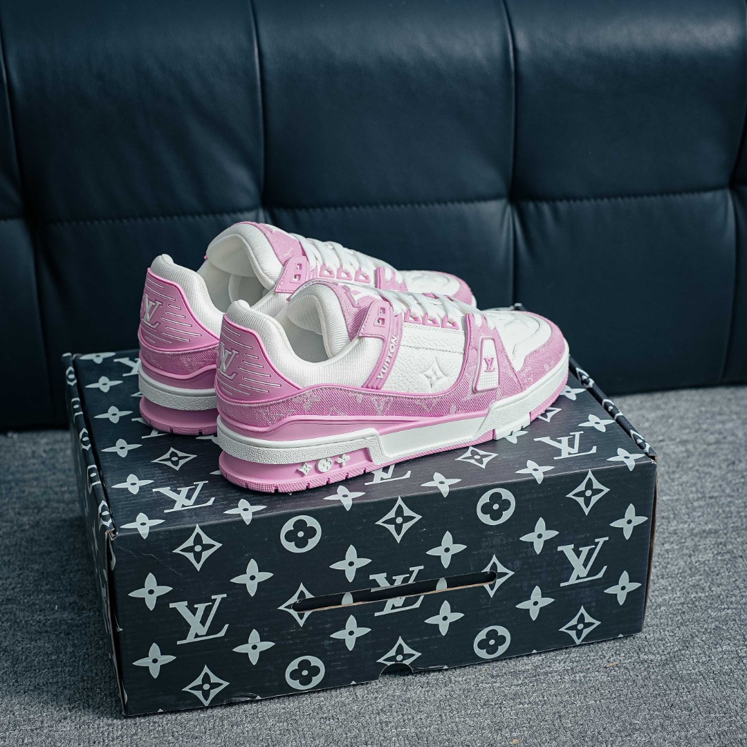 320 LV ARCH LICHT SNEAKER LV路易威登低帮板鞋 正确一致TPR光泽组合鞋底 耐弯折滴塑支持片-Chinese UA Cheap High Quatity Brand Clothes Bags handbags Sneakers wholesale wholesaler seller from China Factory suppliers Fashion Clothing Shoes best Quality Beautiful Price 320 LV ARCH LICHT SNEAKER LV路易威登低帮板鞋 正确一致TPR光泽组合鞋底 耐弯折滴塑支持片