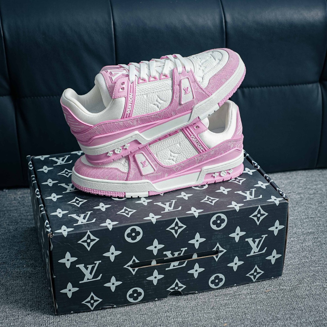 320 LV ARCH LICHT SNEAKER LV路易威登低帮板鞋 正确一致TPR光泽组合鞋底 耐弯折滴塑支持片-Chinese UA Cheap High Quatity Brand Clothes Bags handbags Sneakers wholesale wholesaler seller from China Factory suppliers Fashion Clothing Shoes best Quality Beautiful Price 320 LV ARCH LICHT SNEAKER LV路易威登低帮板鞋 正确一致TPR光泽组合鞋底 耐弯折滴塑支持片
