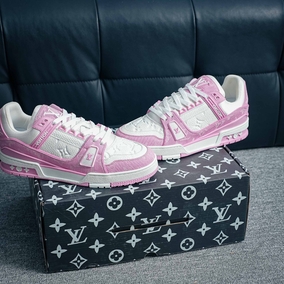 320 LV ARCH LICHT SNEAKER LV路易威登低帮板鞋 正确一致TPR光泽组合鞋底 耐弯折滴塑支持片-Chinese UA Cheap High Quatity Brand Clothes Bags handbags Sneakers wholesale wholesaler seller from China Factory suppliers Fashion Clothing Shoes best Quality Beautiful Price 320 LV ARCH LICHT SNEAKER LV路易威登低帮板鞋 正确一致TPR光泽组合鞋底 耐弯折滴塑支持片