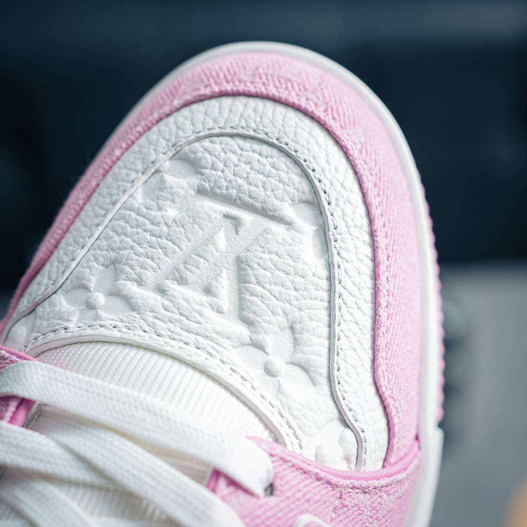320 LV ARCH LICHT SNEAKER LV路易威登低帮板鞋 正确一致TPR光泽组合鞋底 耐弯折滴塑支持片-Chinese UA Cheap High Quatity Brand Clothes Bags handbags Sneakers wholesale wholesaler seller from China Factory suppliers Fashion Clothing Shoes best Quality Beautiful Price 320 LV ARCH LICHT SNEAKER LV路易威登低帮板鞋 正确一致TPR光泽组合鞋底 耐弯折滴塑支持片